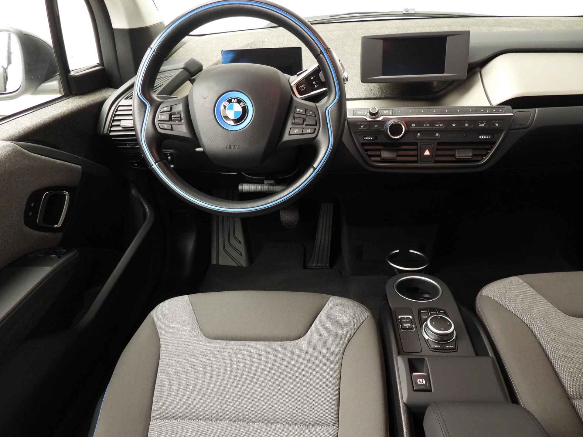 BMW i3 Basis 120Ah 42 kWh | LED | Navigatie | Stoelverwarming | Clima | Cruise controle | Alu 19 inch - 11/39