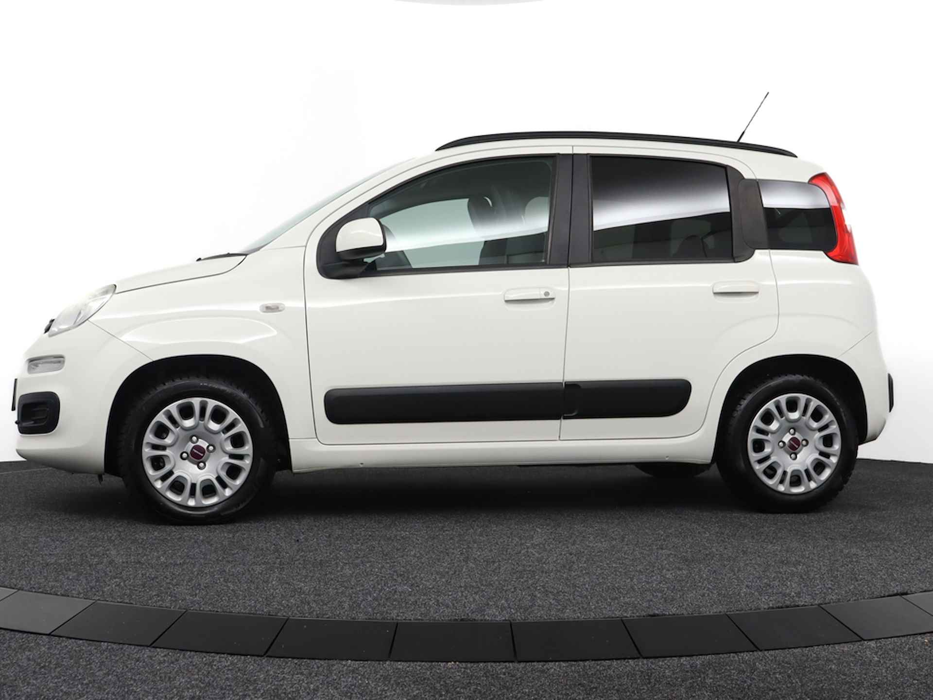 Fiat Panda 0.9 TWINAIR LOUNGE AUTOMAAT AC/BLUETOOTH/CV+AB/PARK.SENS/TREKHAAK/ALL.SEASON.BANDEN - 15/40