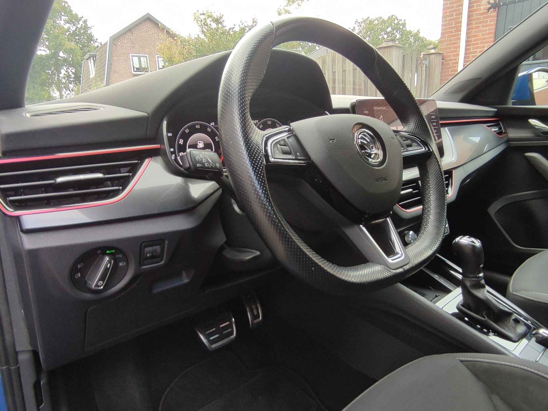 Škoda Scala 1.5 TSI DSG Sport Business 18Inch LMV - Navigatie - Virtual Cockpit - DAB - Parkeersensoren - Led verlichting - NL auto - 16/33