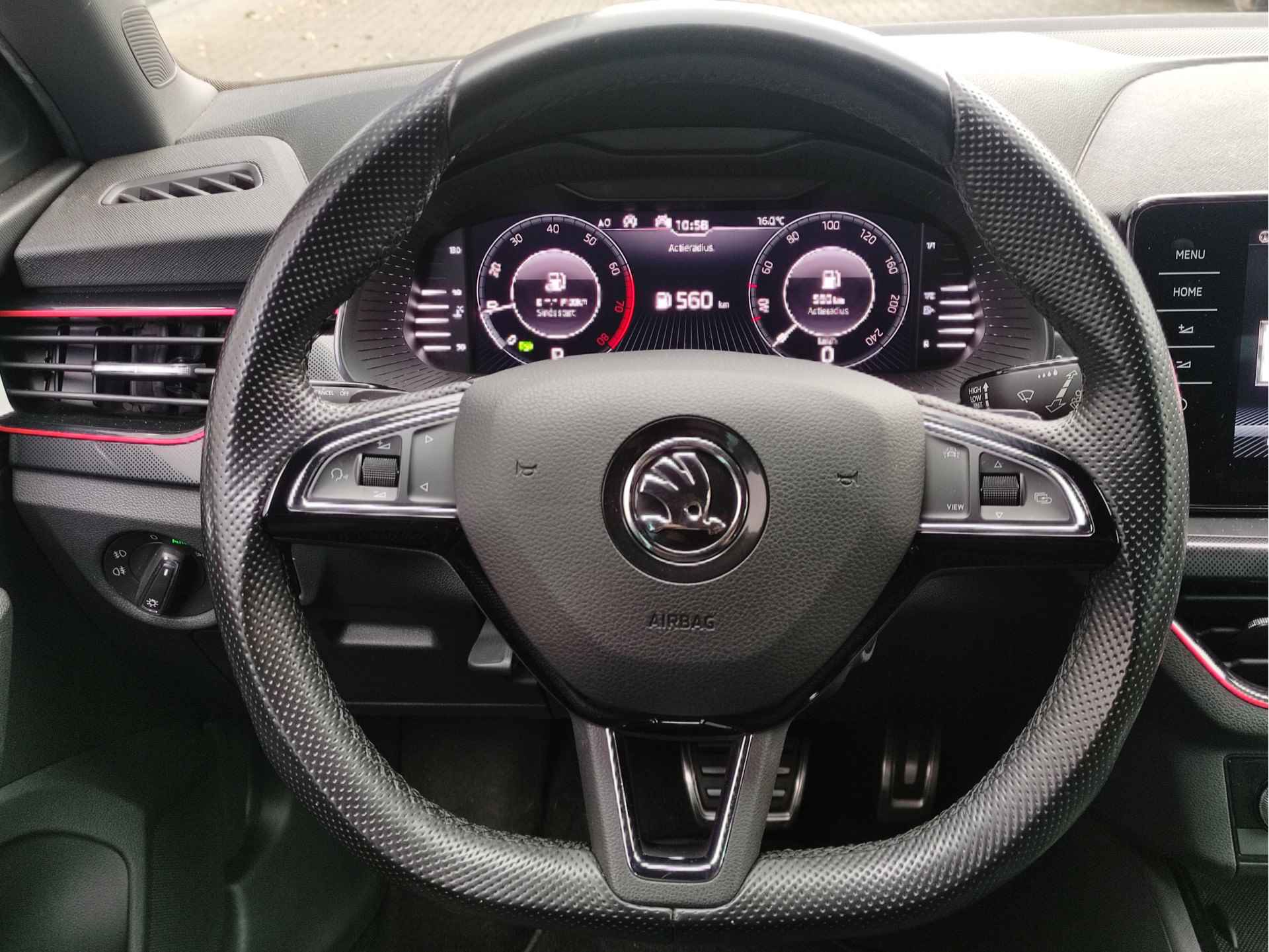 Škoda Scala 1.5 TSI DSG Sport Business 18Inch LMV - Navigatie - Virtual Cockpit - DAB - Parkeersensoren - Led verlichting - NL auto - 18/33