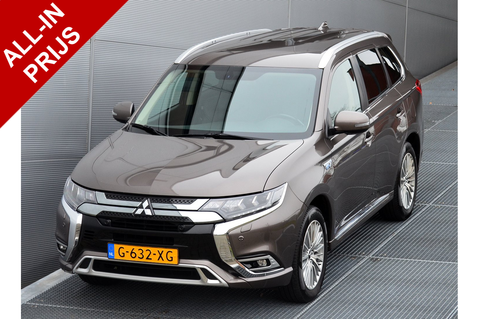 Mitsubishi Outlander PHEV 2.4 INTENSE 4WD | PLUG IN HYRBID | V2G | EERSTE EIGENAAR | TREKHAAK 1500KG | ALL IN RIJKLAARPRIJS