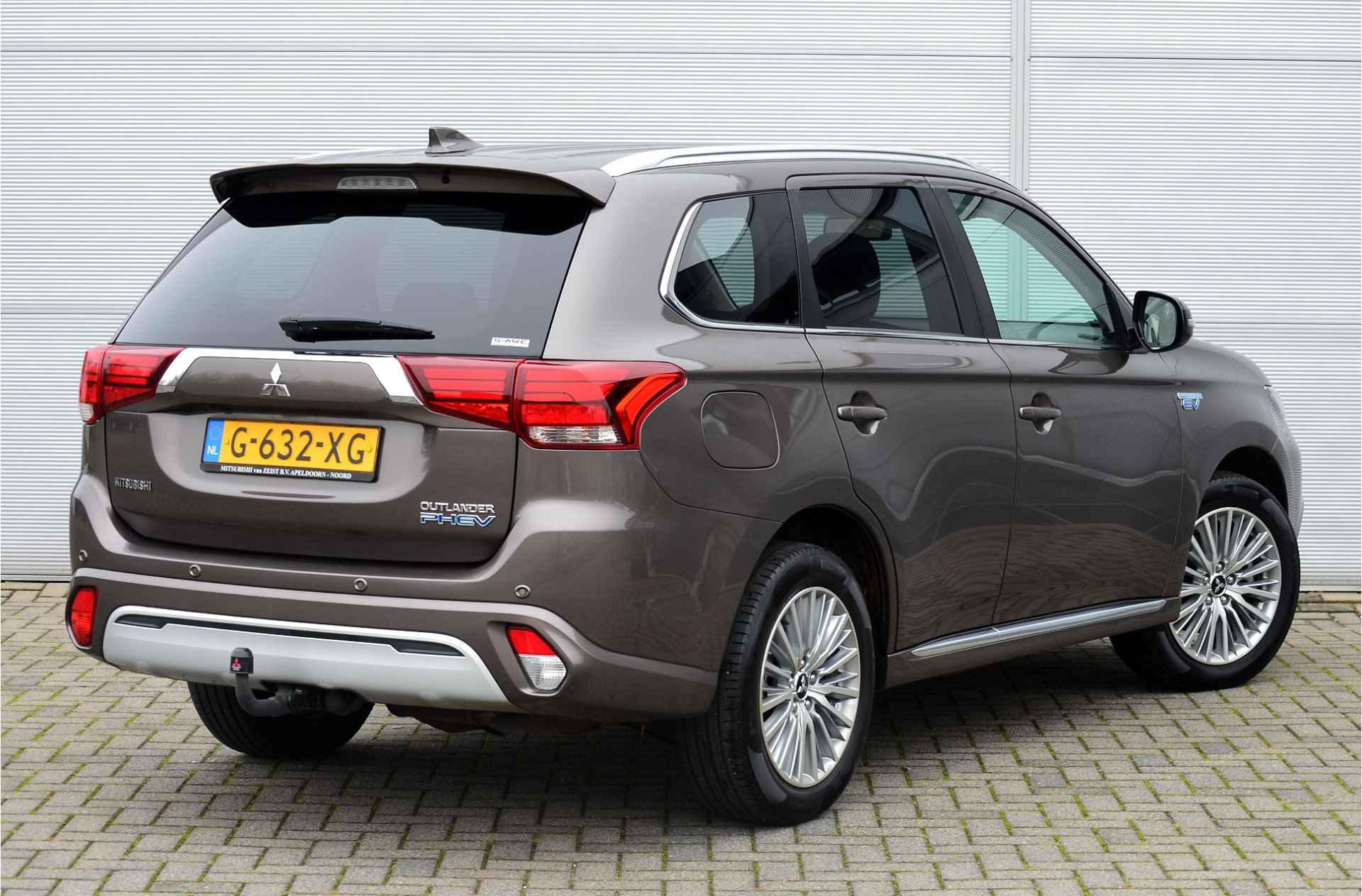 Mitsubishi Outlander PHEV 2.4 INTENSE 4WD | PLUG IN HYRBID | V2G | EERSTE EIGENAAR | TREKHAAK 1500KG | ALL IN RIJKLAARPRIJS - 3/48