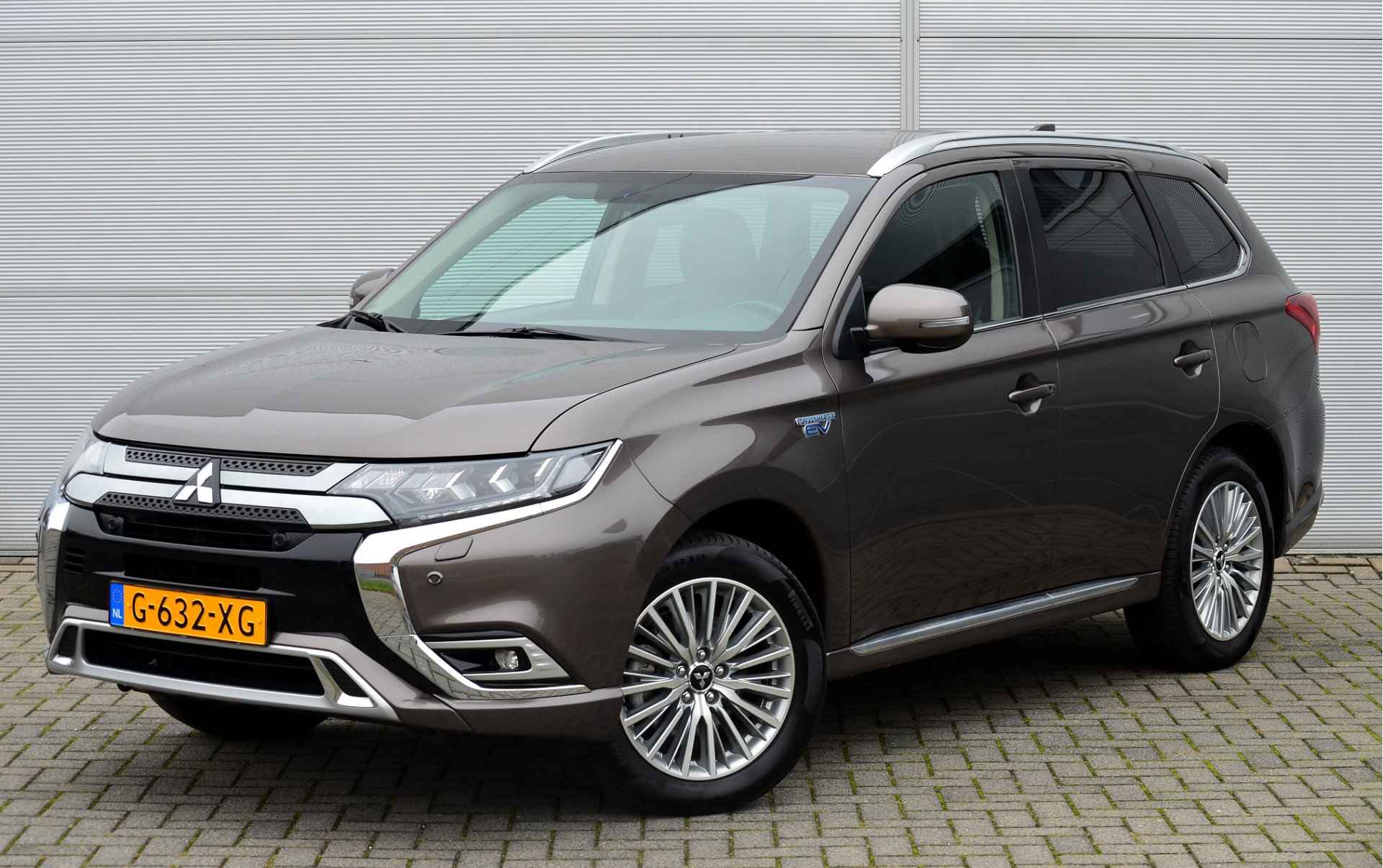 Mitsubishi Outlander PHEV 2.4 INTENSE 4WD | PLUG IN HYRBID | V2G | EERSTE EIGENAAR | TREKHAAK 1500KG | ALL IN RIJKLAARPRIJS - 5/48