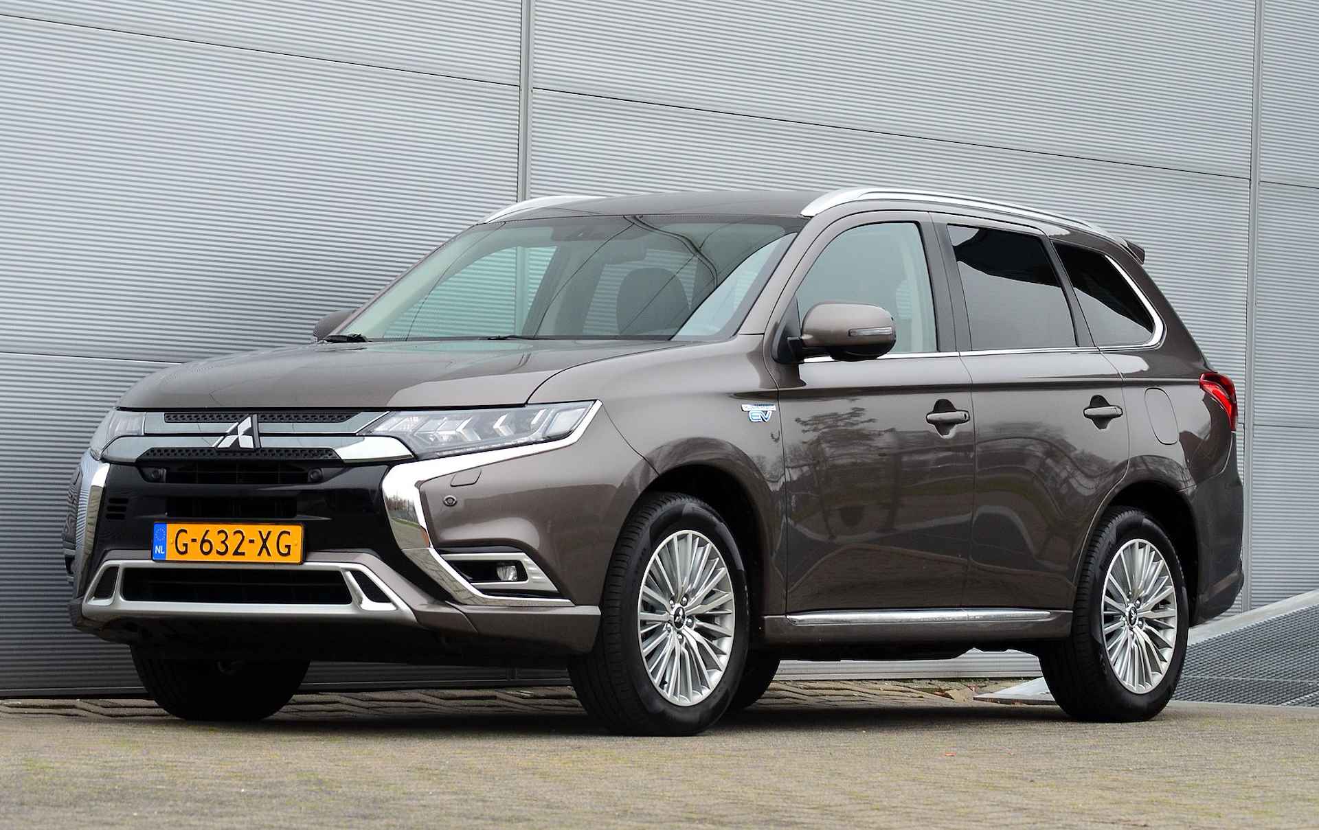 Mitsubishi Outlander PHEV 2.4 INTENSE 4WD | PLUG IN HYRBID | V2G | EERSTE EIGENAAR | TREKHAAK 1500KG | ALL IN RIJKLAARPRIJS - 6/48