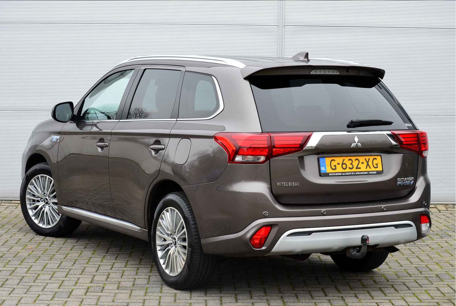 Mitsubishi Outlander PHEV 2.4 INTENSE 4WD | PLUG IN HYRBID | V2G | EERSTE EIGENAAR | TREKHAAK 1500KG | ALL IN RIJKLAARPRIJS - 8/48