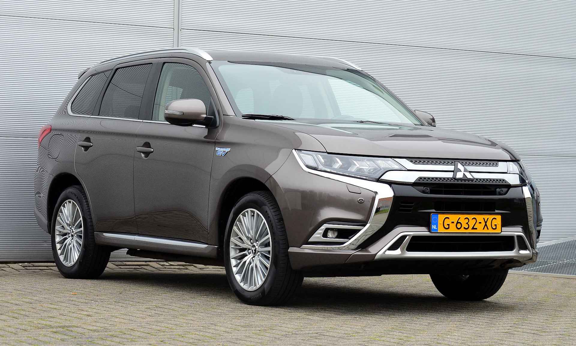 Mitsubishi Outlander PHEV 2.4 INTENSE 4WD | PLUG IN HYRBID | V2G | EERSTE EIGENAAR | TREKHAAK 1500KG | ALL IN RIJKLAARPRIJS - 13/48