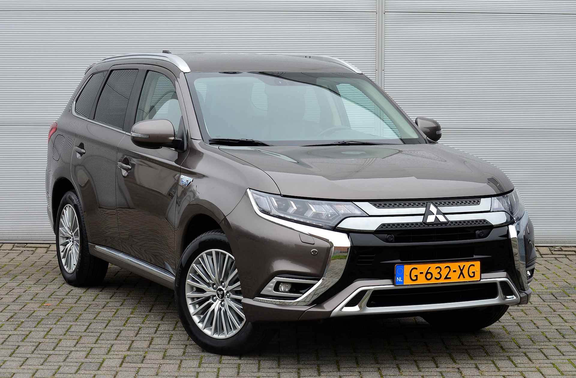 Mitsubishi Outlander PHEV 2.4 INTENSE 4WD | PLUG IN HYRBID | V2G | EERSTE EIGENAAR | TREKHAAK 1500KG | ALL IN RIJKLAARPRIJS - 14/48