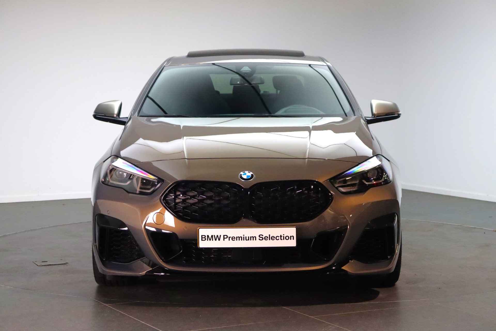 BMW 2 Serie Gran Coupé M235i xDrive High Executive Automaat / Panoramadak / M sportstoelen / Active Cruise Control / Adaptieve LED / Comfort Access / Head-Up - 6/22