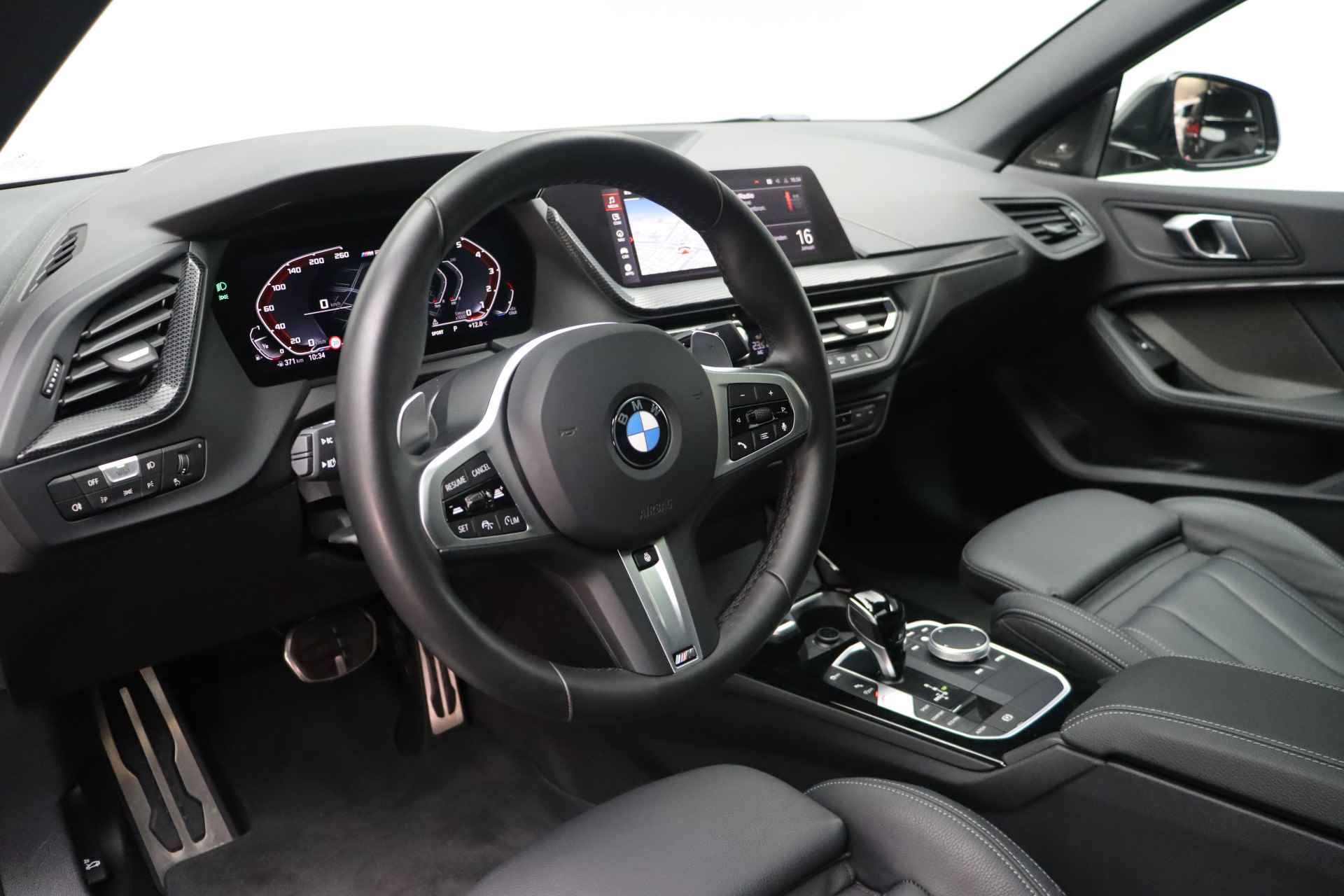 BMW 2 Serie Gran Coupé M235i xDrive High Executive Automaat / Panoramadak / M sportstoelen / Active Cruise Control / Adaptieve LED / Comfort Access / Head-Up - 9/22