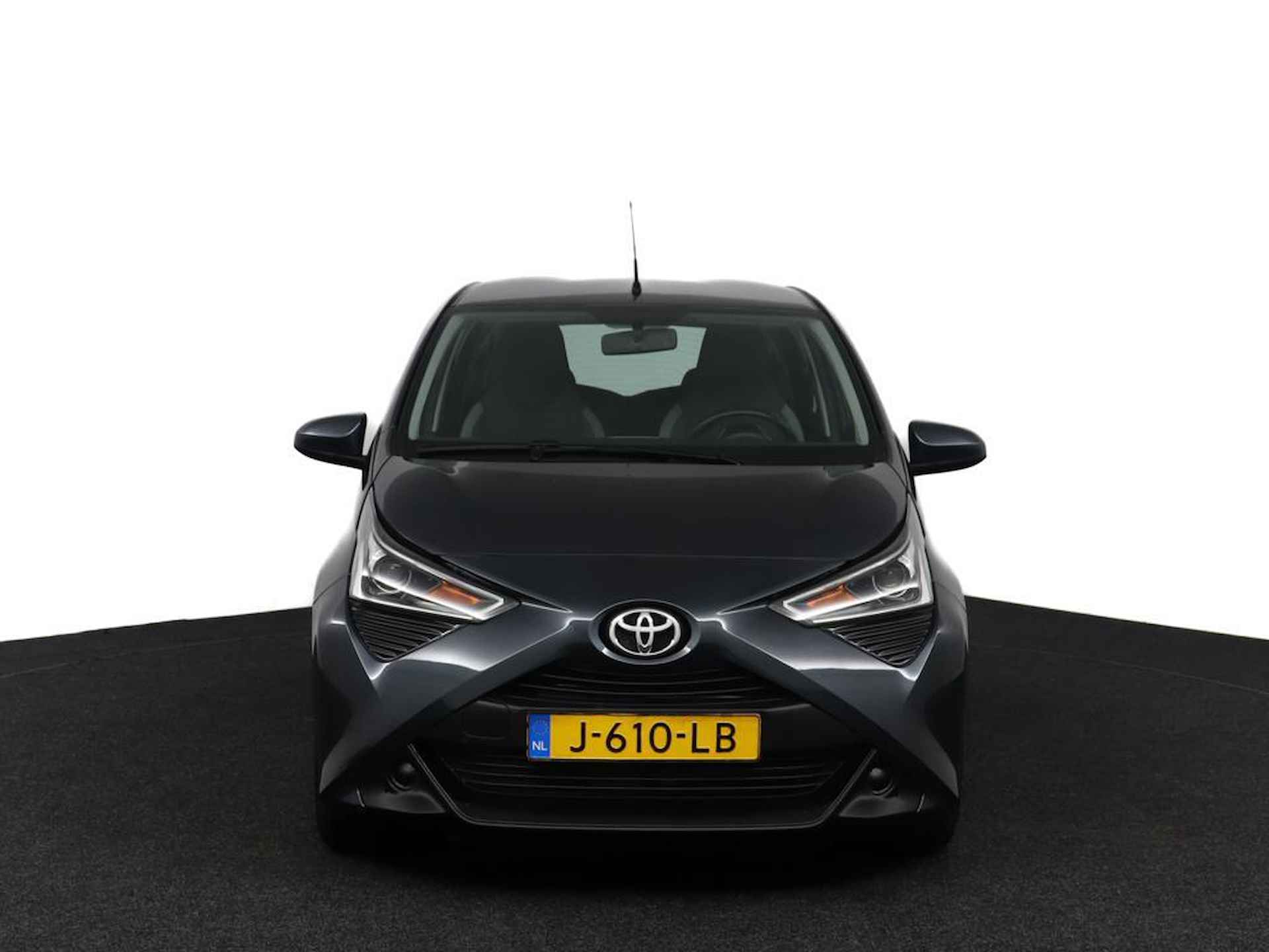 Toyota Aygo 1.0 VVT-i x-play | Airconditioning | Achteruitrijcamera | Bluetooth | - 16/52