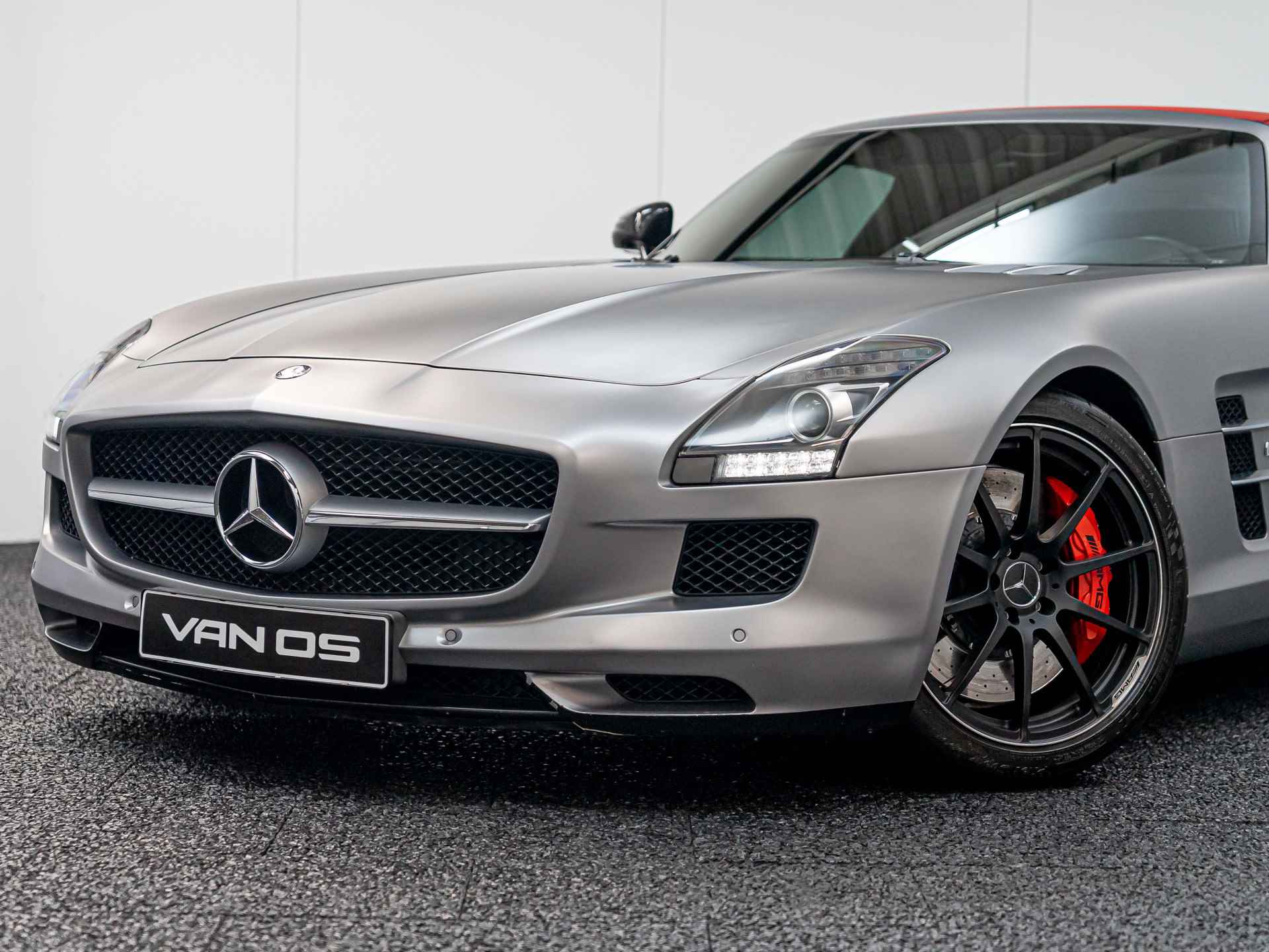 Mercedes-Benz SLS Roadster 6.3 AMG | Bang & Olufsen BeoSound - 11/32