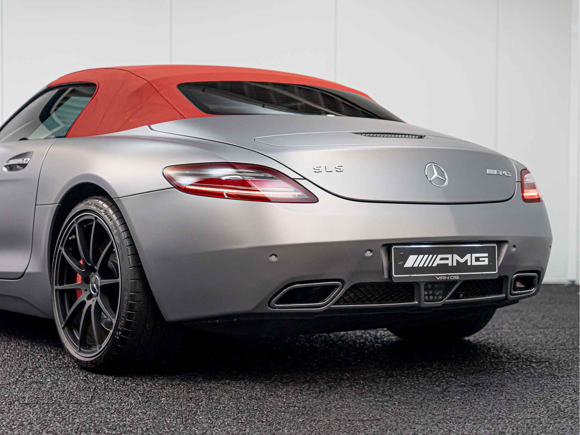 Mercedes-Benz SLS Roadster 6.3 AMG | Bang & Olufsen BeoSound - 12/32