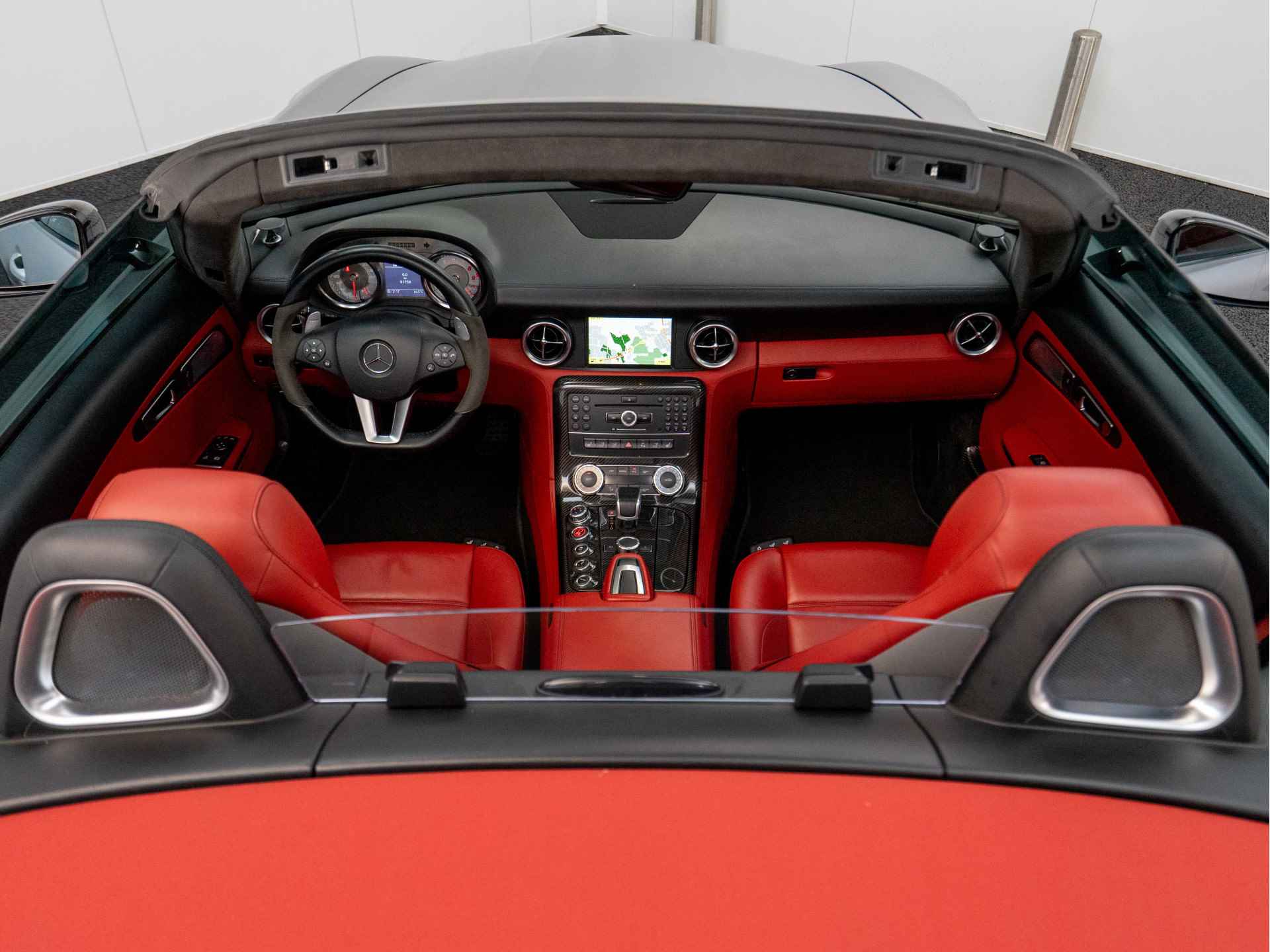 Mercedes-Benz SLS Roadster 6.3 AMG | Bang & Olufsen BeoSound - 25/32