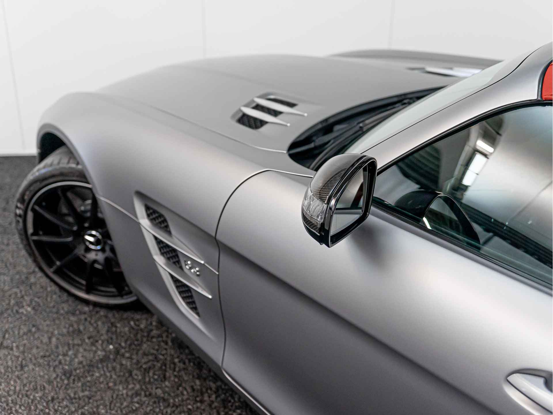 Mercedes-Benz SLS Roadster 6.3 AMG | Bang & Olufsen BeoSound - 27/32