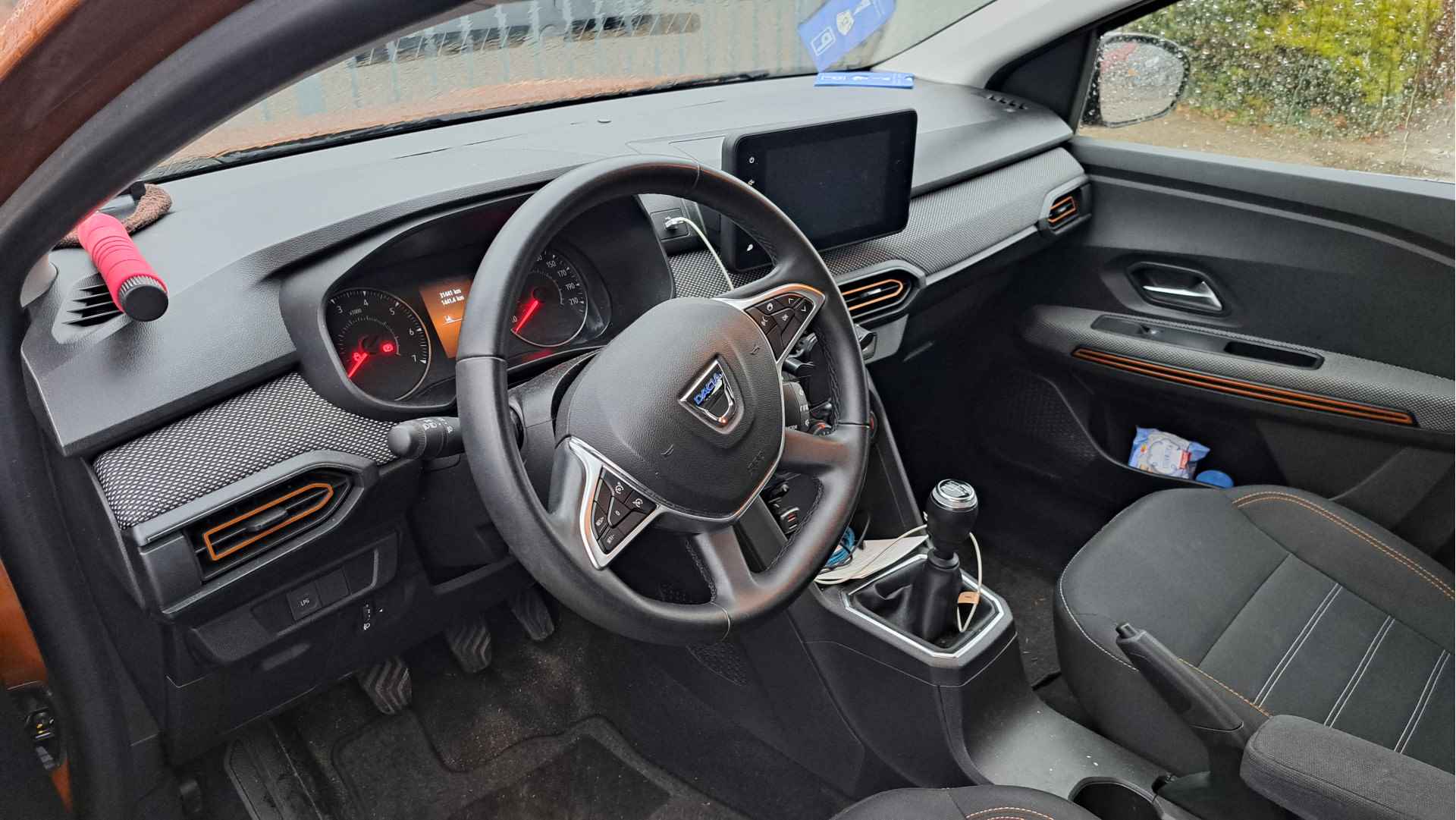 Dacia SANDERO Stepway 1.0 TCe 100 Bi-Fuel Comfort | Navi by App | Airco | Trekhaak | Sensoren | Cruise | LPG-G3 | incl. Bovag rijklaarpakket met 12 maanden garantie | - 4/6