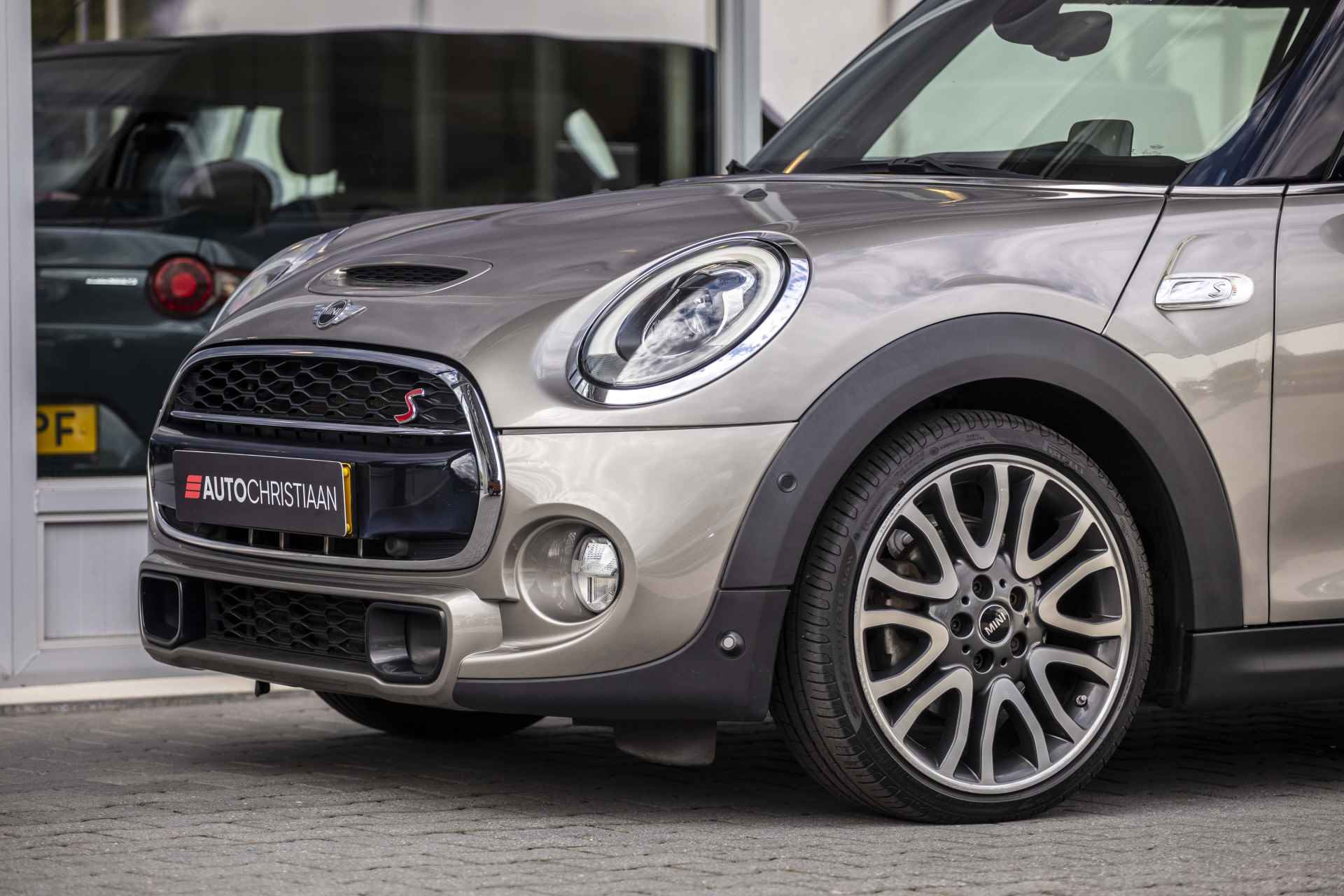 MINI Cabrio 2.0 Cooper S Chili Serious Business | Automaat | Harman Kardon | HUD | NL Auto | Camera - 18/40