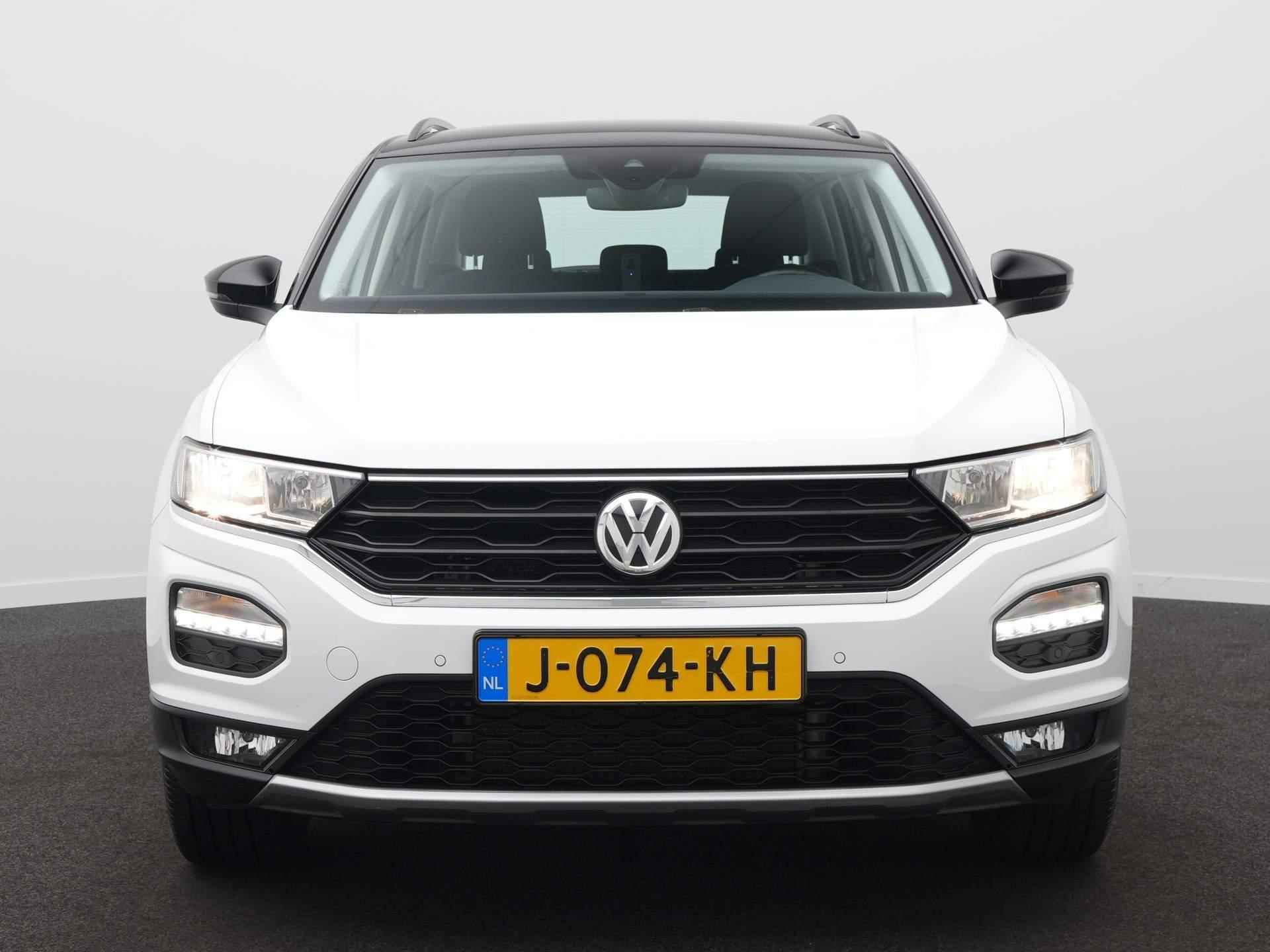 Volkswagen T-Roc 1.5 TSI Style DSG / PDC / NAVI - 2/40