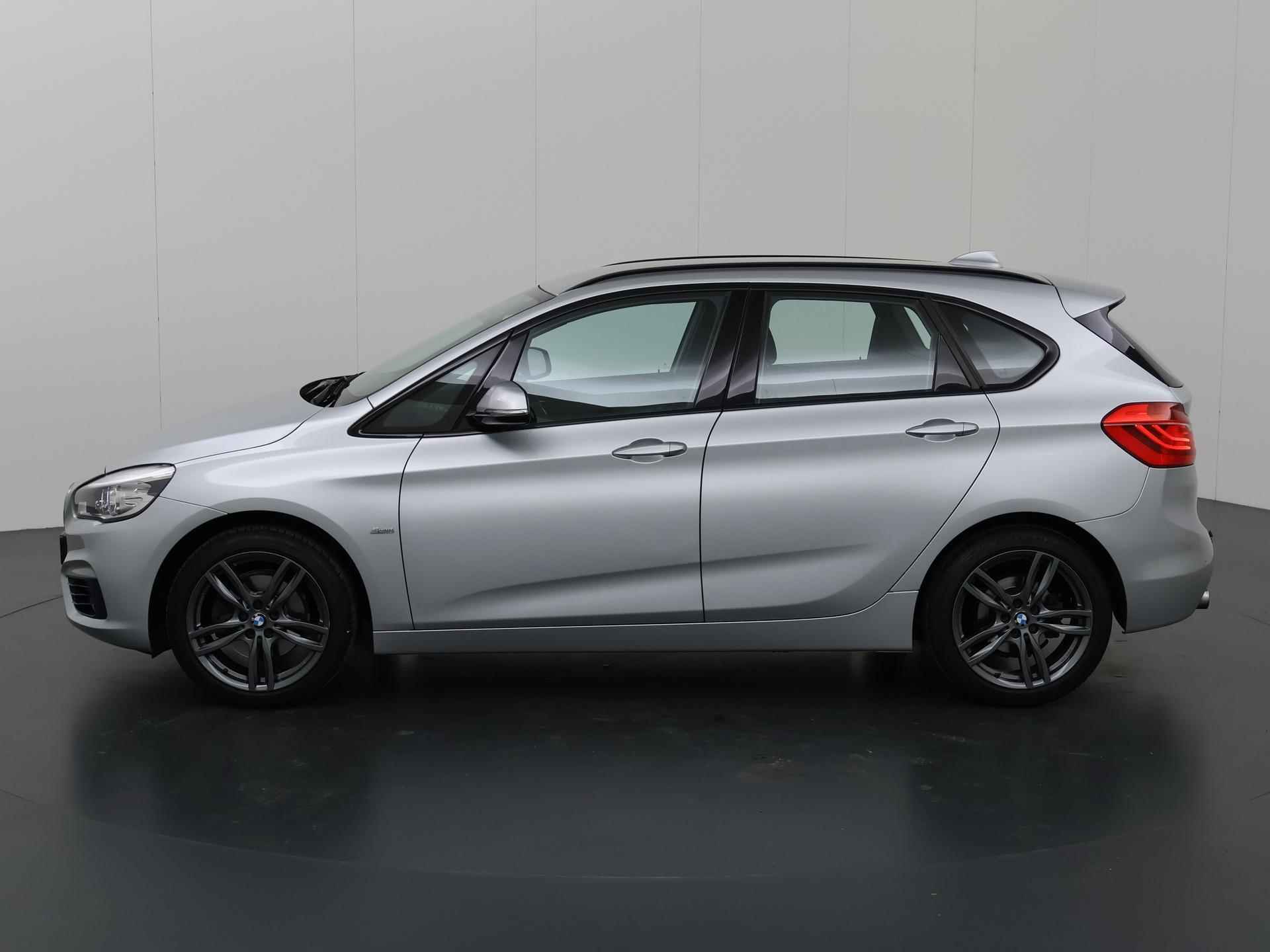 BMW 2-serie Active Tourer 218i Sport | Navigatie | Parkeersensoren | Stoelverwarming | Keyless Go | Koplamp Led | Elektr. Achterklep | - 6/46