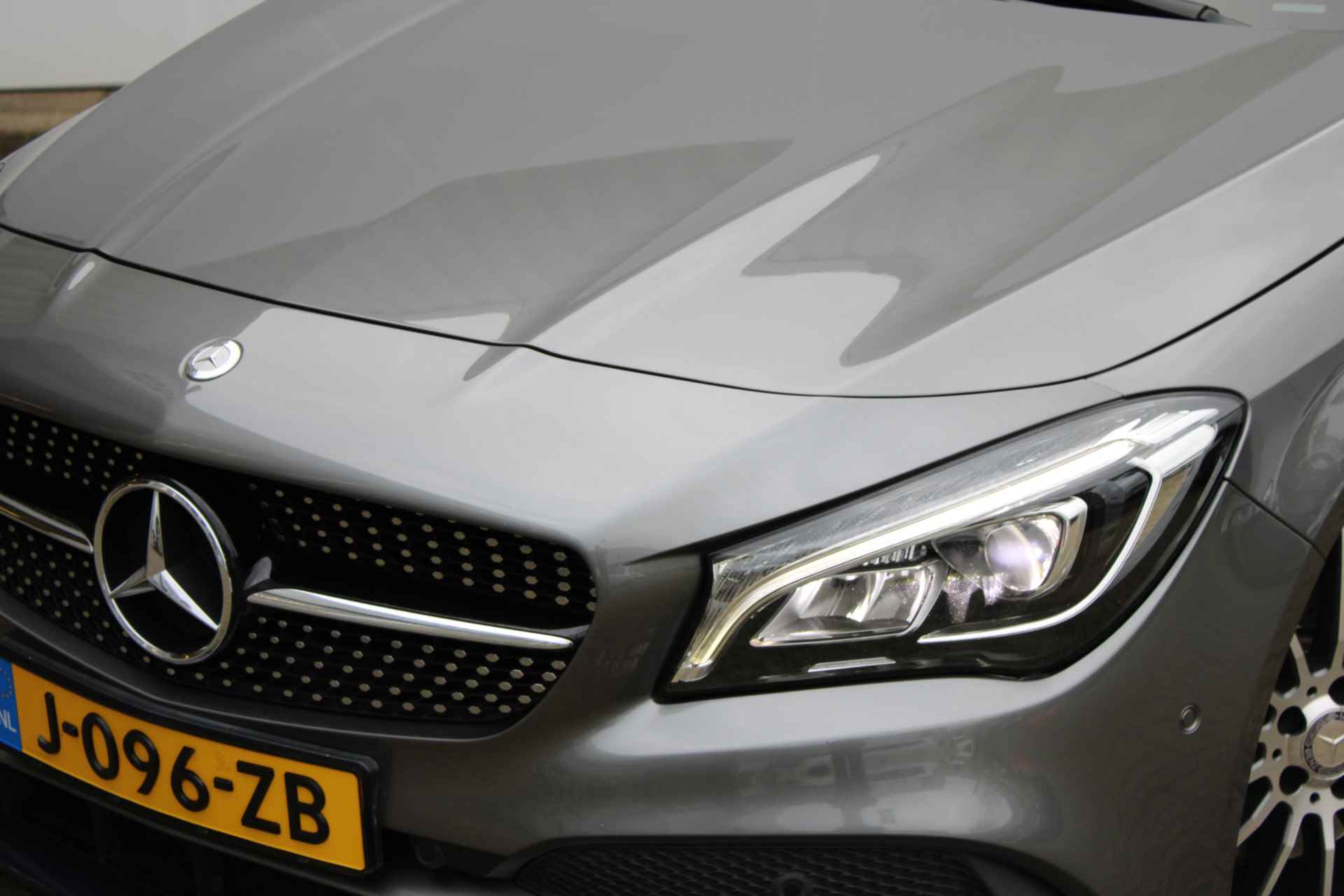 Mercedes-Benz CLA-Klasse Shooting Brake 250 Prestige | AMG 4MATIC | Panorama Dak | Stoelverwarming | PDC v+a | Elek.Achterklep | Night Pakket | Zeer nett - 33/59