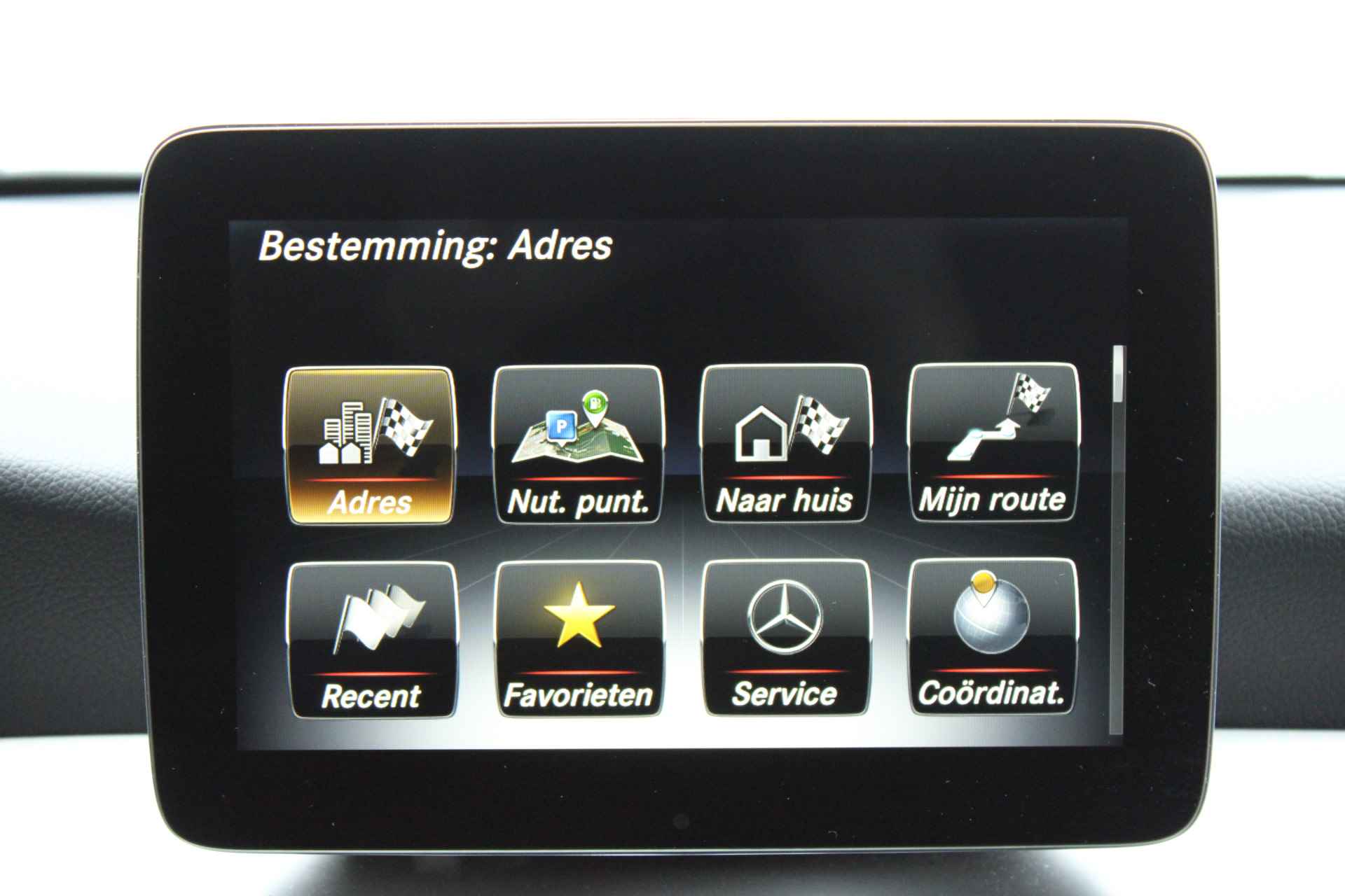Mercedes-Benz CLA-Klasse Shooting Brake 250 Prestige | AMG 4MATIC | Panorama Dak | Stoelverwarming | PDC v+a | Elek.Achterklep | Night Pakket | Zeer nett - 39/59