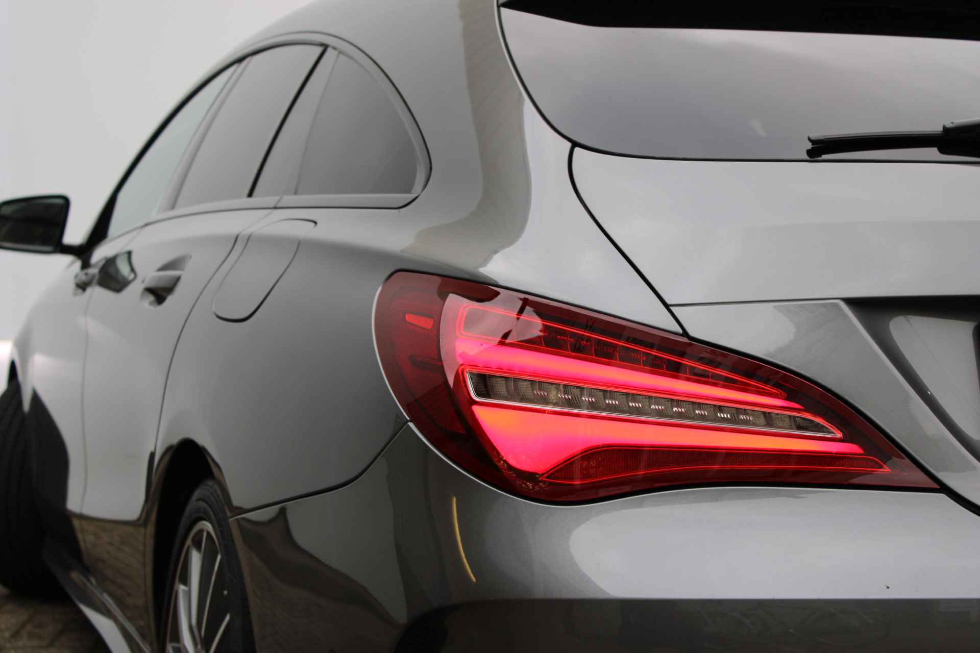 Mercedes-Benz CLA-Klasse Shooting Brake 250 Prestige | AMG 4MATIC | Panorama Dak | Stoelverwarming | PDC v+a | Elek.Achterklep | Night Pakket | Zeer nett - 59/59