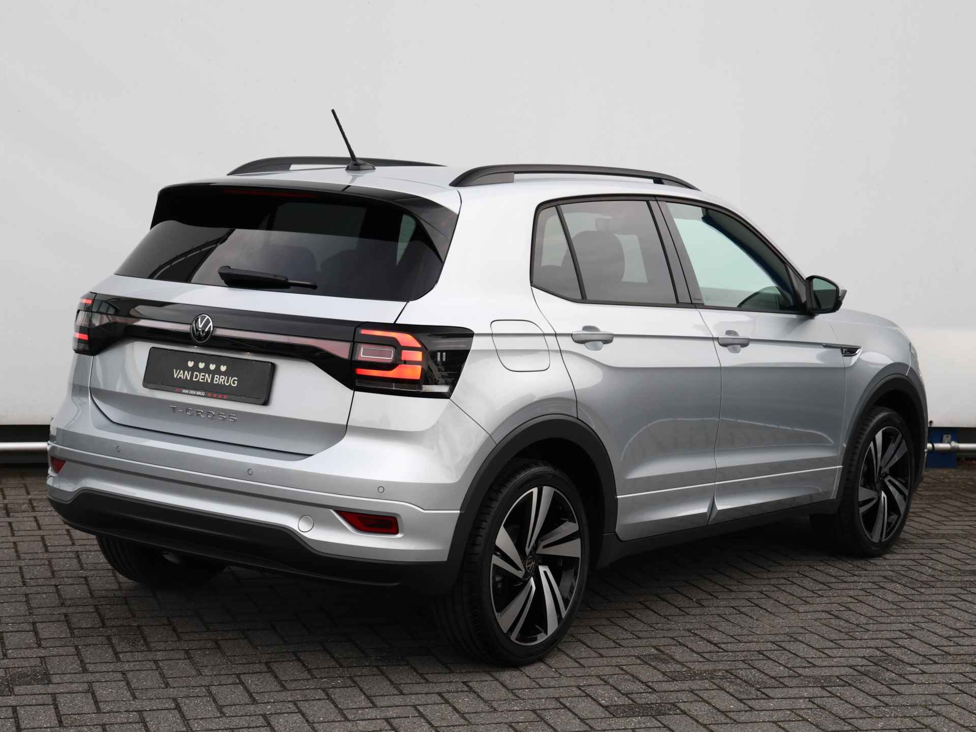 Volkswagen T-Cross 1.0 TSI R-Line 110pk DSG | Navigatie | Stoelverwarming | LED | DAB+ - 5/39