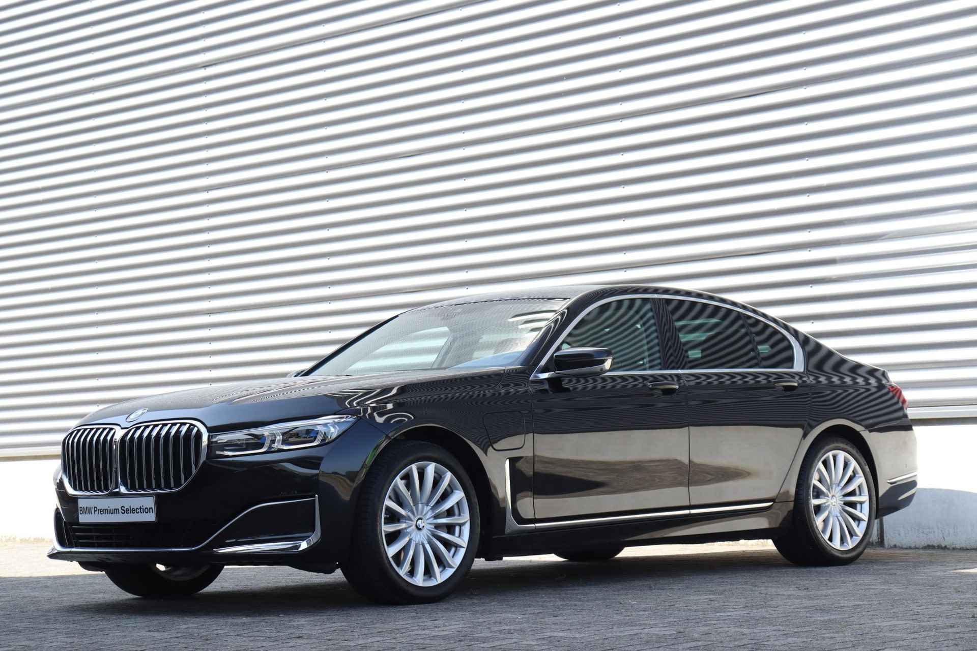 BMW 7 Serie Sedan 745e | High Executive | Harman Kardon | Parking Assistant Plus | Head-Up | Laserlight | Soft-Close | 19''LMV - 40/40