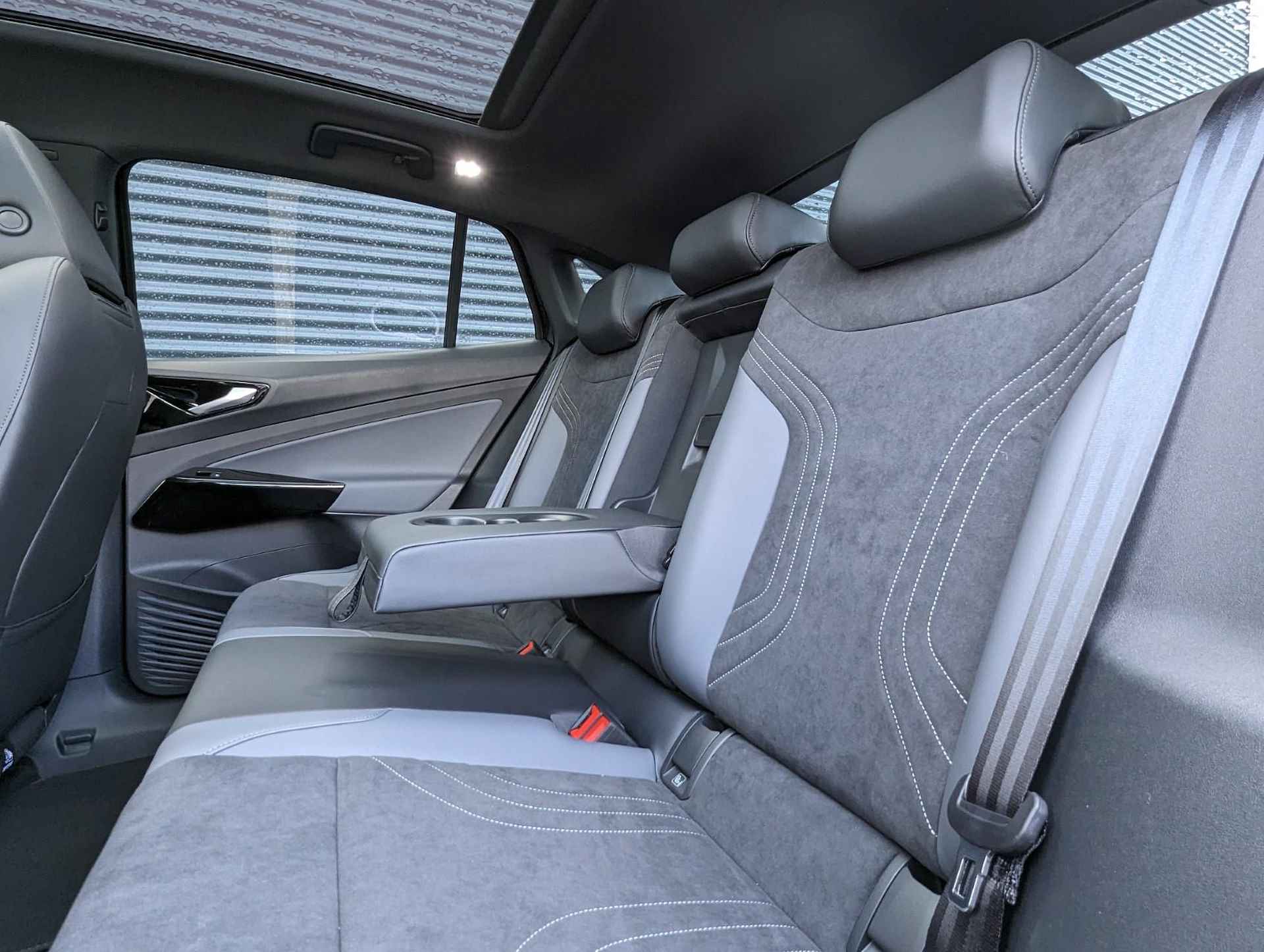 Volkswagen ID.5 Pro Business 286pk 77 kWh | Interieur Style Pakket Plus | Achteruitrijcamera - 14/44