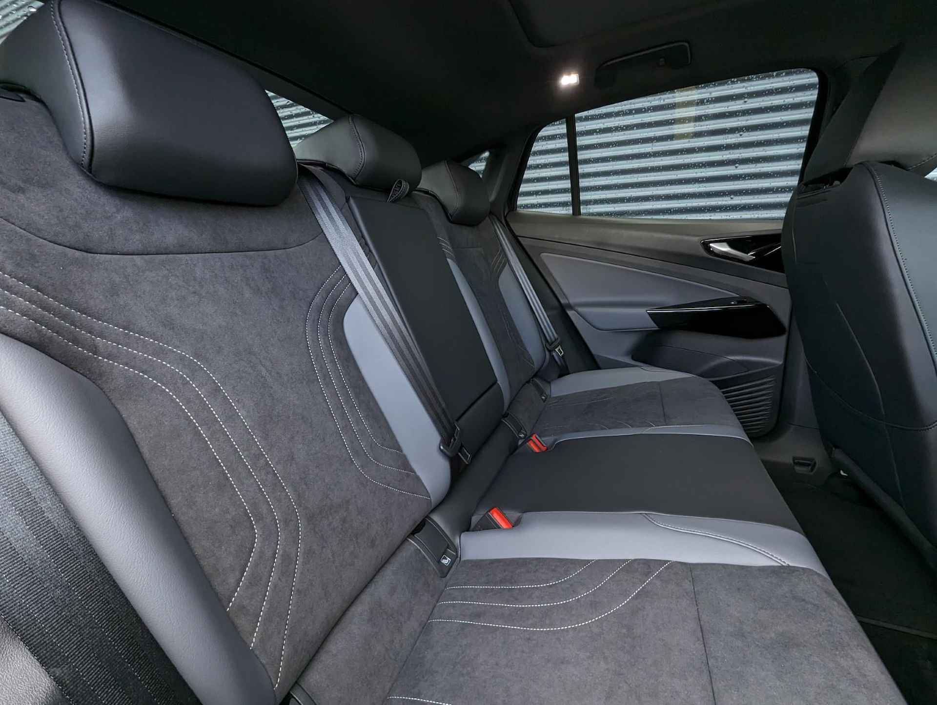 Volkswagen ID.5 Pro Business 286pk 77 kWh | Interieur Style Pakket Plus | Achteruitrijcamera - 17/44