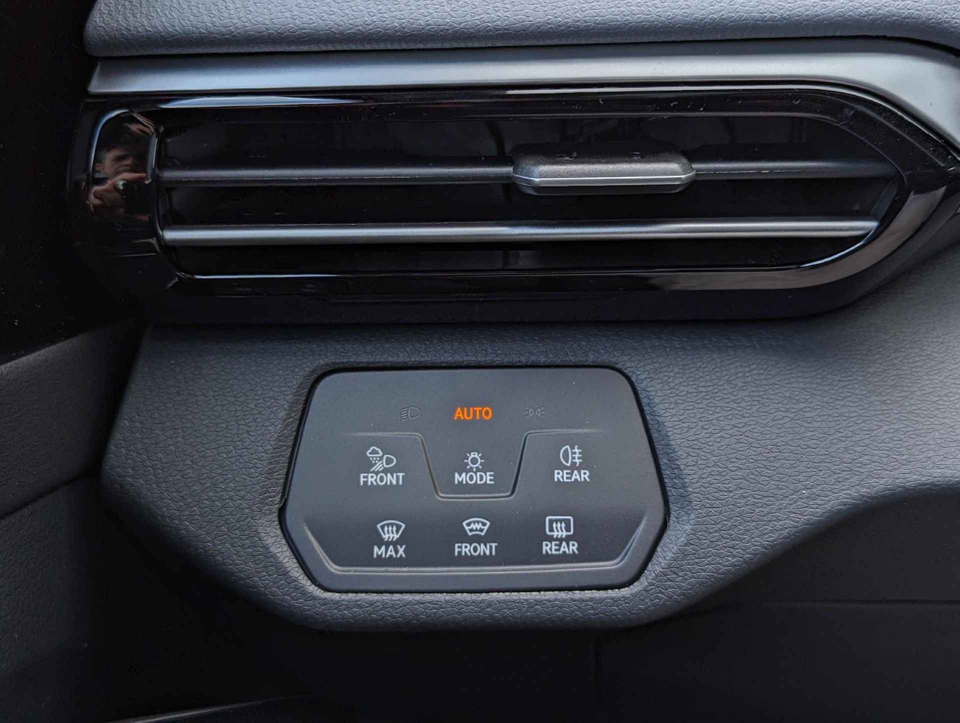 Volkswagen ID.5 Pro Business 286pk 77 kWh | Interieur Style Pakket Plus | Achteruitrijcamera - 39/44