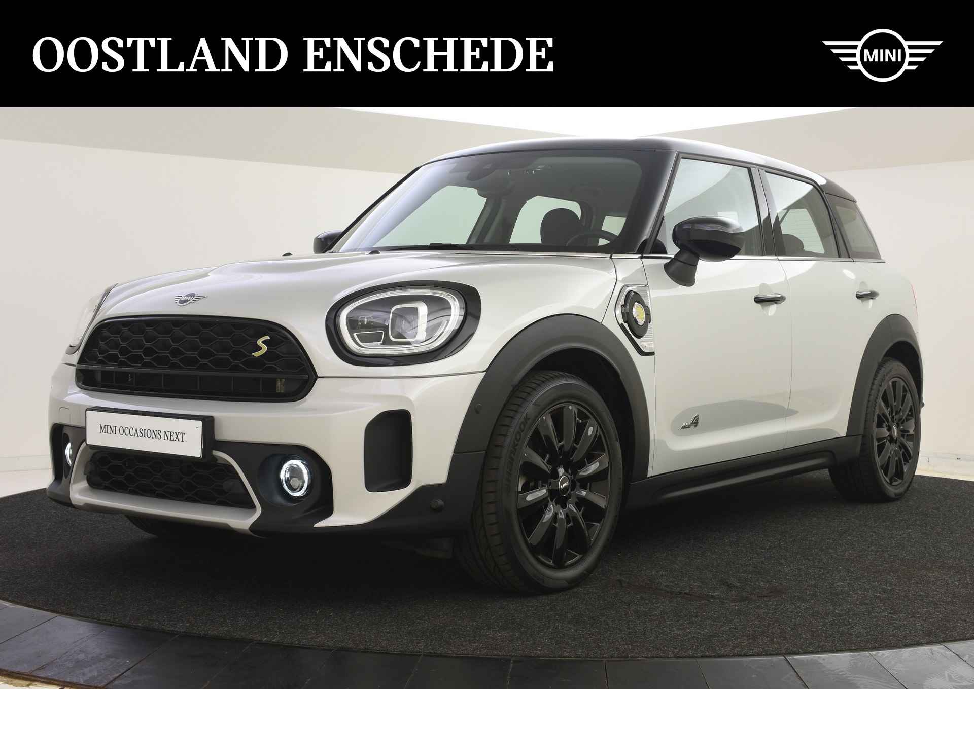 MINI Countryman Cooper SE ALL4 Automaat / Achteruitrijcamera / Comfort Access / Head-Up / Park Assistant / Comfortstoelen / Cruise Control - 1/45