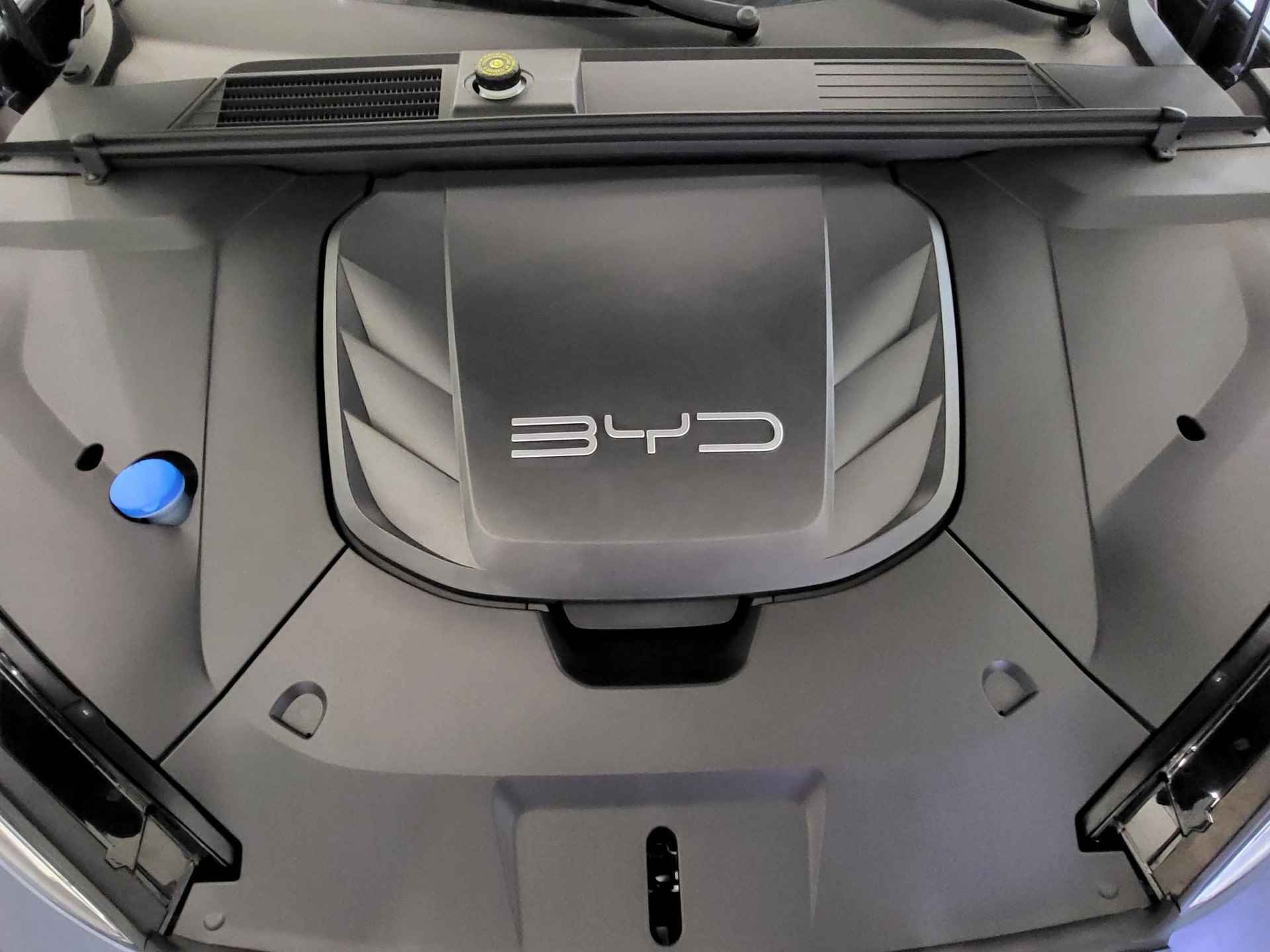 BYD SEAL Design RWD 83 kWh PANODAK | 11KW AC - 150KW DC | 360 CAMERA | BEDIENING VIA APP | STOELVENTILATIE | STOELGEHEUGEN | NAV | CARPLAY DRAADLOOS - 17/18