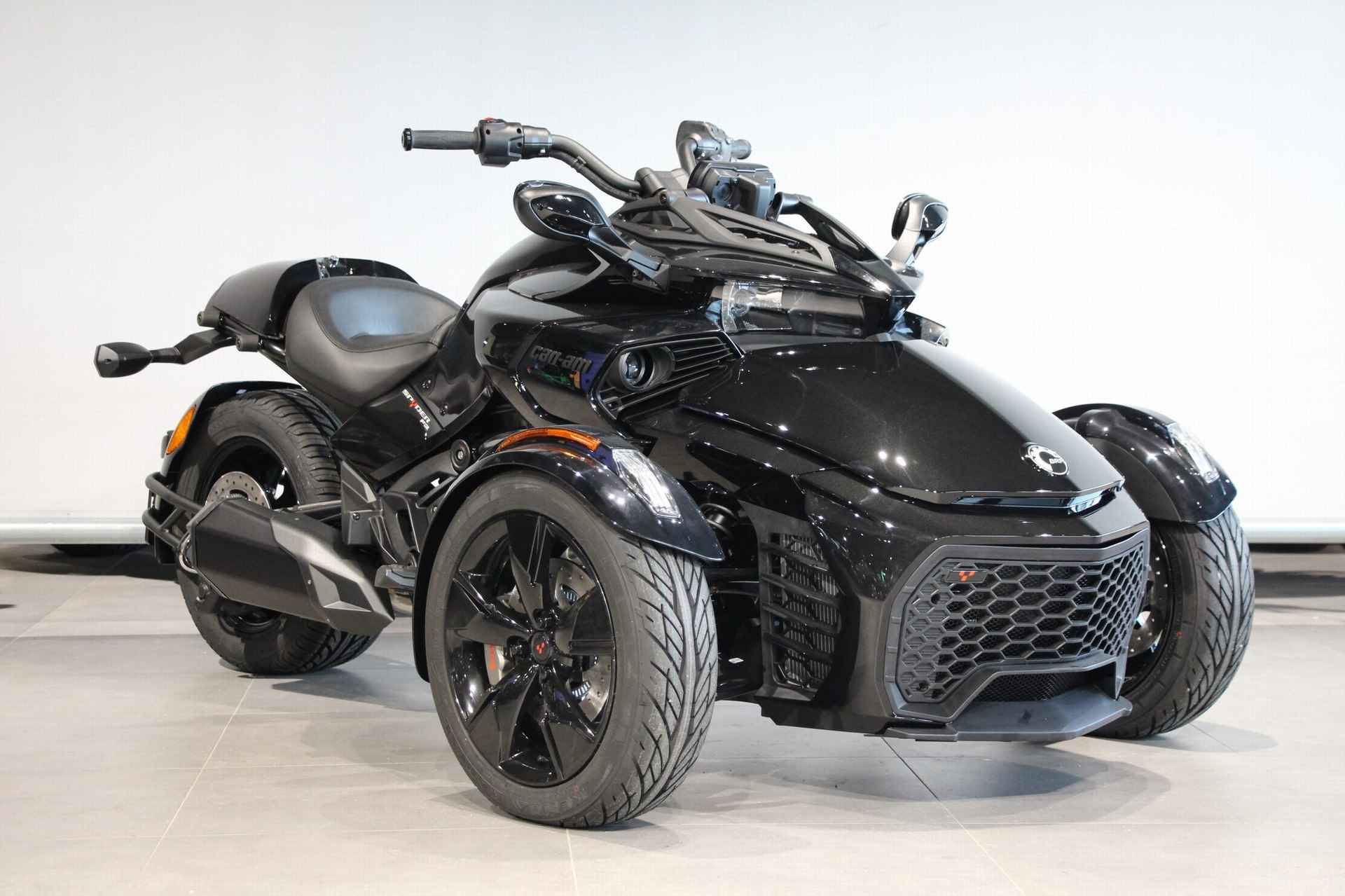 CAN-AM SPYDER F3 EXTRA VEEL VOORDEEL OP ALLE CAN-AM MODELLEN - 1/15