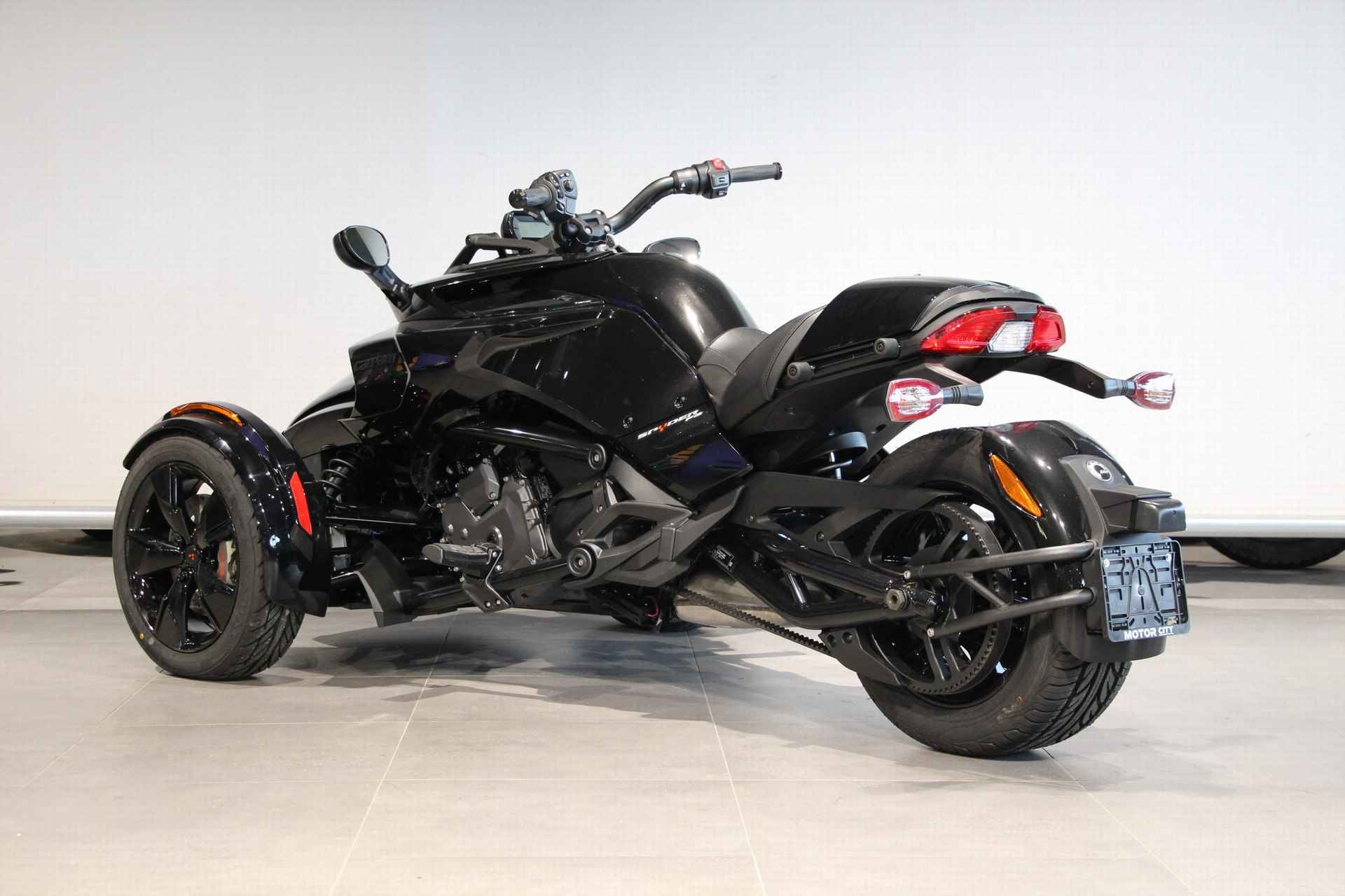 CAN-AM SPYDER F3 - 5/15