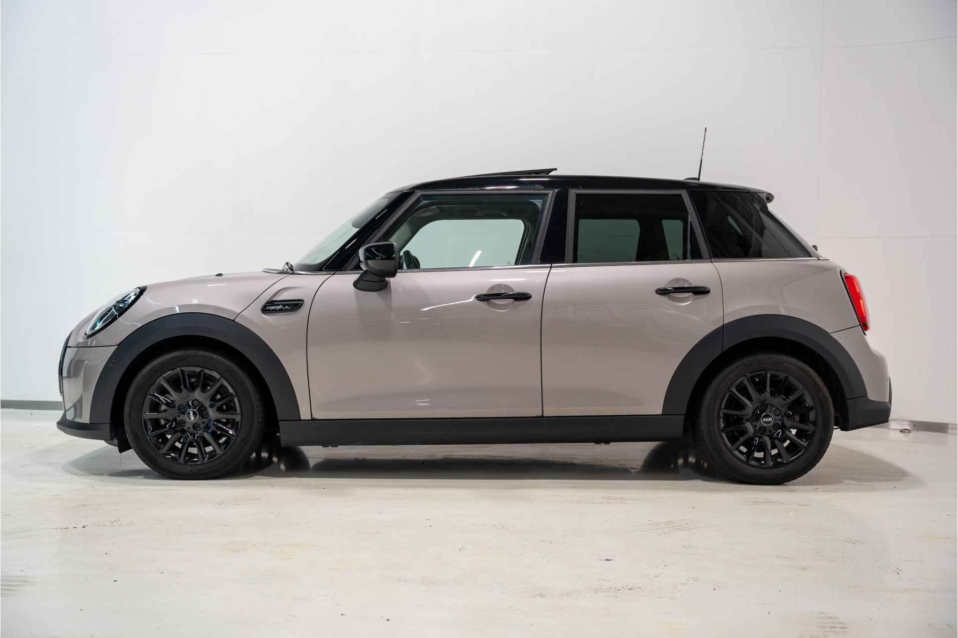 MINI 5-deurs Cooper Camden Edition Aut. . - 5/25