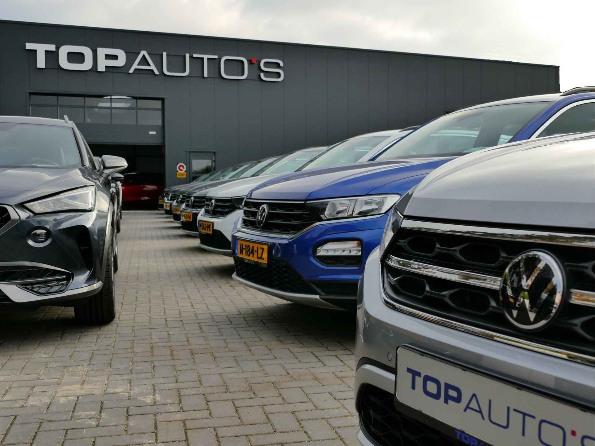 Volkswagen T-Roc www.topautos.nl 70 BIJNA NIEUWE VOLKSWAGEN'S UIT VOORRAAD LEVERBAAR www.topautos.nl ✅NIEUWE AUTO✅ 1.5 TSI 150PK CARPLAY NAVI STOEL VERW. LED VIR.COCKPIT 03/2024 70 BIJNA NIEUWE VOLKSWAGEN'S UIT VOORRAAD LEVERBAAR - 48/56