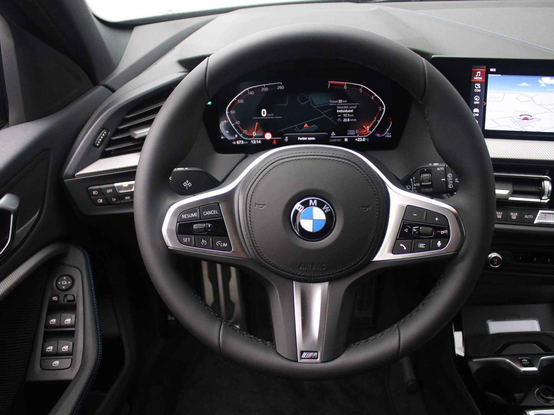 BMW 1 Serie 118i Model M Sport | 135Pk | Navigatie | DAB | 17'' Lichtmetaal | Digitaal Display | LED | Bluetooth Parkeersensoren | Cruise | - 13/41
