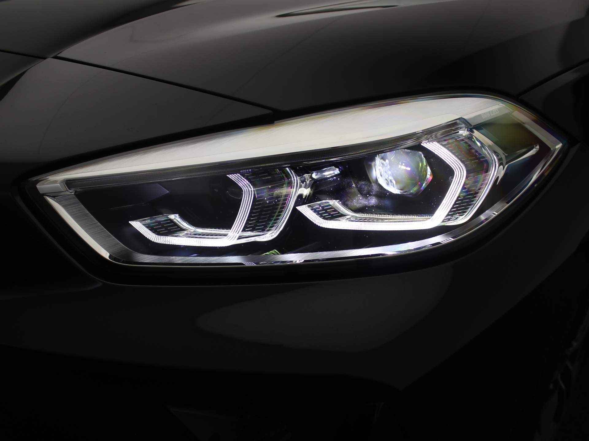 BMW 1 Serie 118i Model M Sport | 135Pk | Navigatie | DAB | 17'' Lichtmetaal | Digitaal Display | LED | Bluetooth Parkeersensoren | Cruise | - 15/41