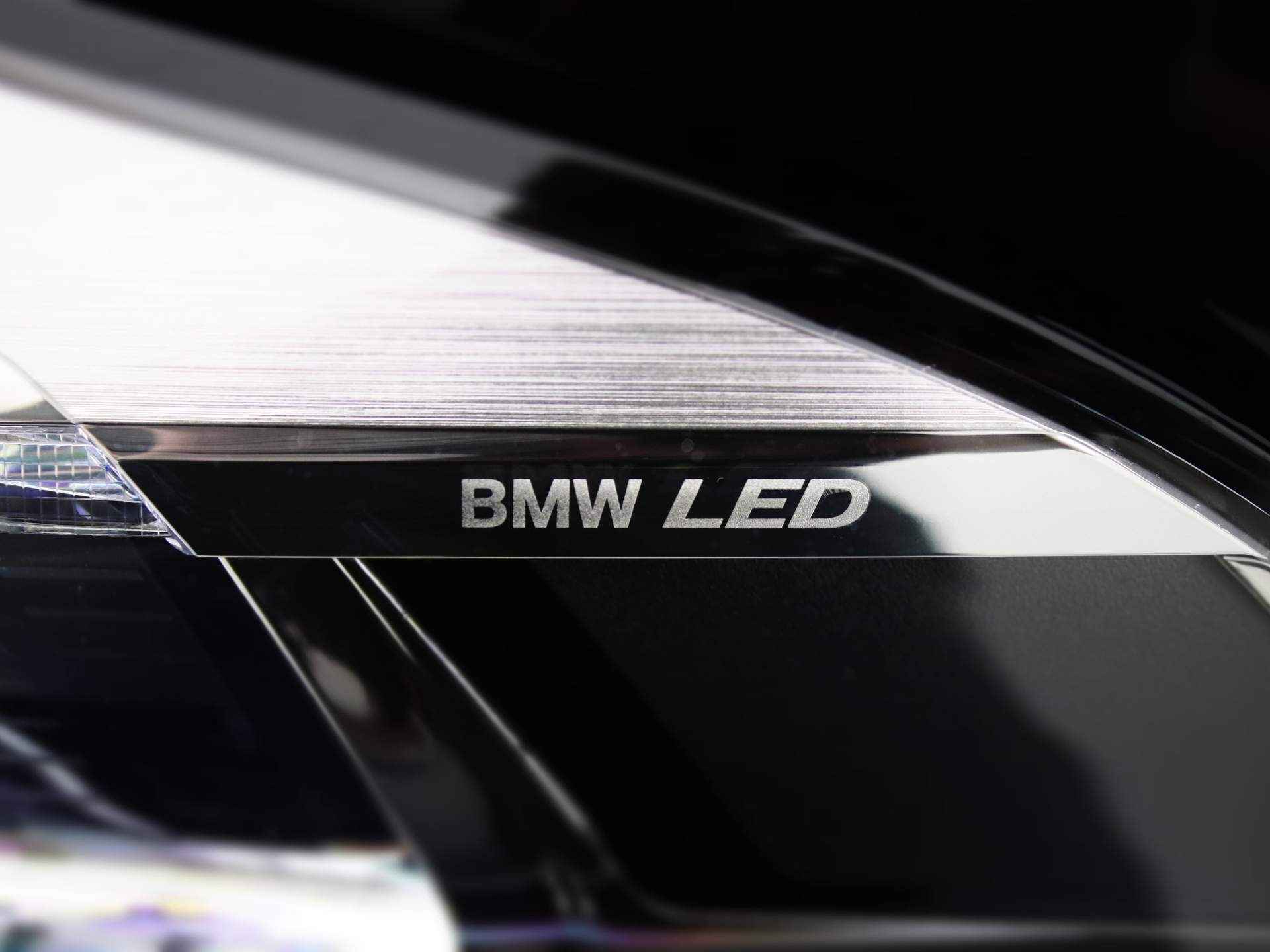 BMW 1 Serie 118i Model M Sport | 135Pk | Navigatie | DAB | 17'' Lichtmetaal | Digitaal Display | LED | Bluetooth Parkeersensoren | Cruise | - 16/41