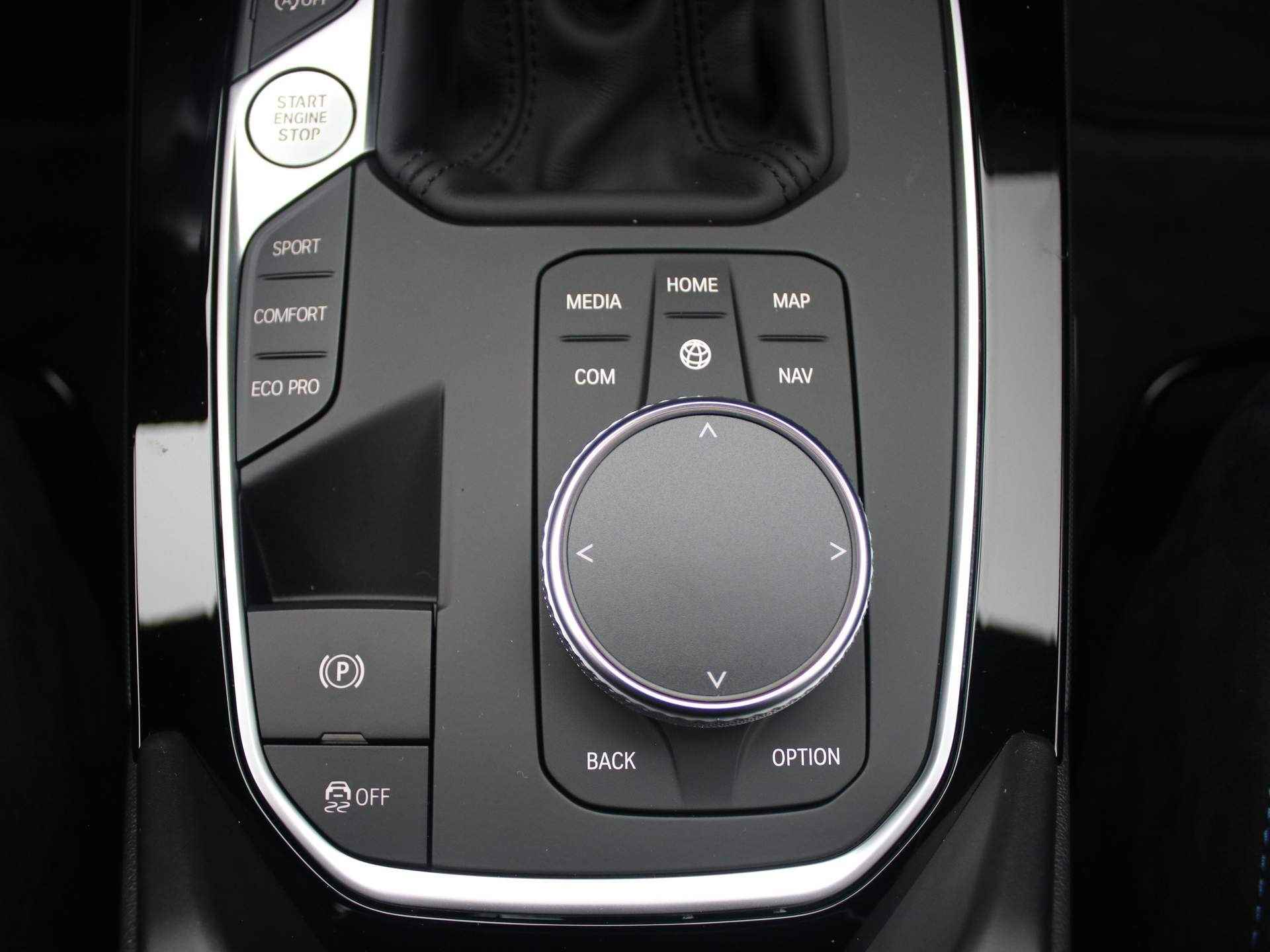 BMW 1 Serie 118i Model M Sport | 135Pk | Navigatie | DAB | 17'' Lichtmetaal | Digitaal Display | LED | Bluetooth Parkeersensoren | Cruise | - 23/41
