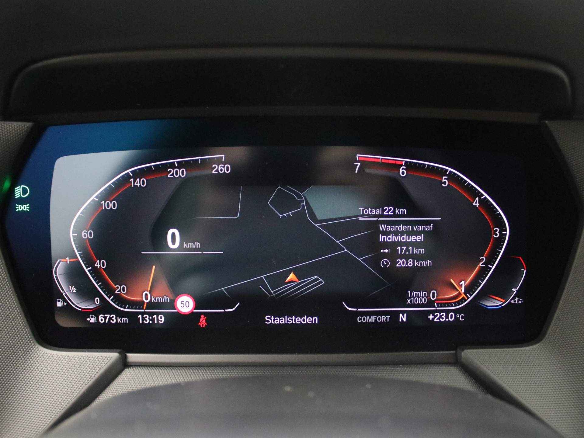 BMW 1 Serie 118i Model M Sport | 135Pk | Navigatie | DAB | 17'' Lichtmetaal | Digitaal Display | LED | Bluetooth Parkeersensoren | Cruise | - 27/41