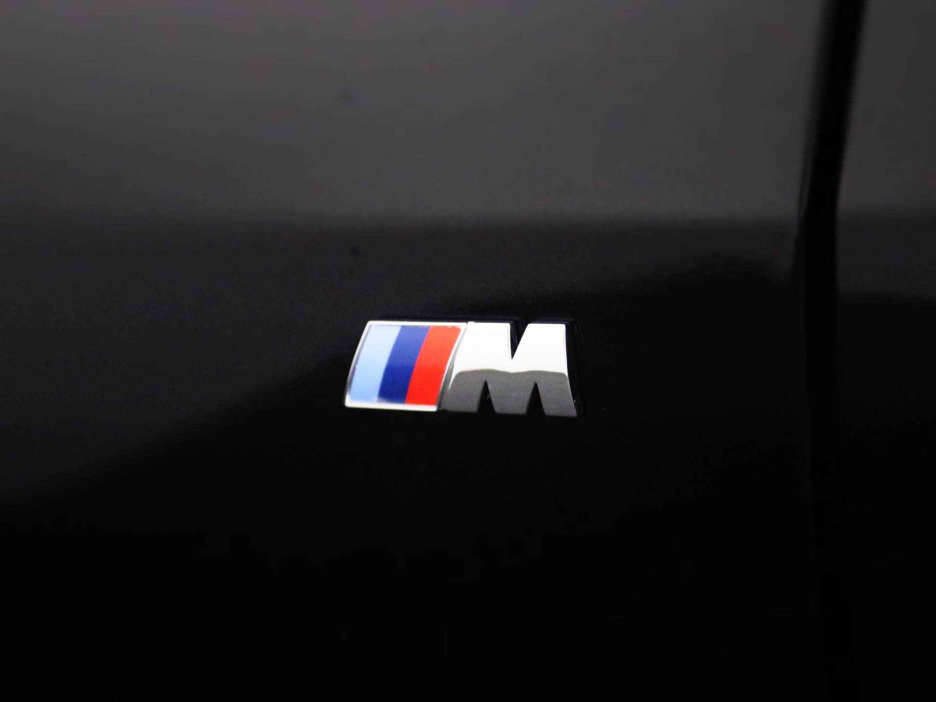 BMW 1 Serie 118i Model M Sport | 135Pk | Navigatie | DAB | 17'' Lichtmetaal | Digitaal Display | LED | Bluetooth Parkeersensoren | Cruise | - 41/41
