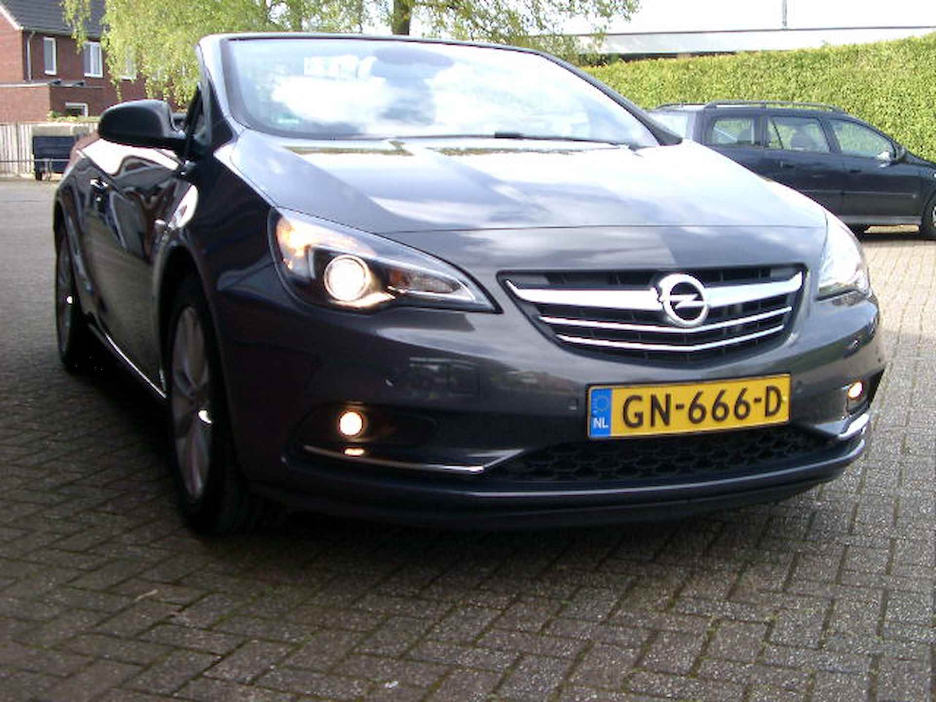Opel Cascada 1.4 Turbo ecoFLEX Cosmo NL auto met NAP airco, navigatie, leder, achteruitrijcamera, stoel en stuur verwarming - 19/28