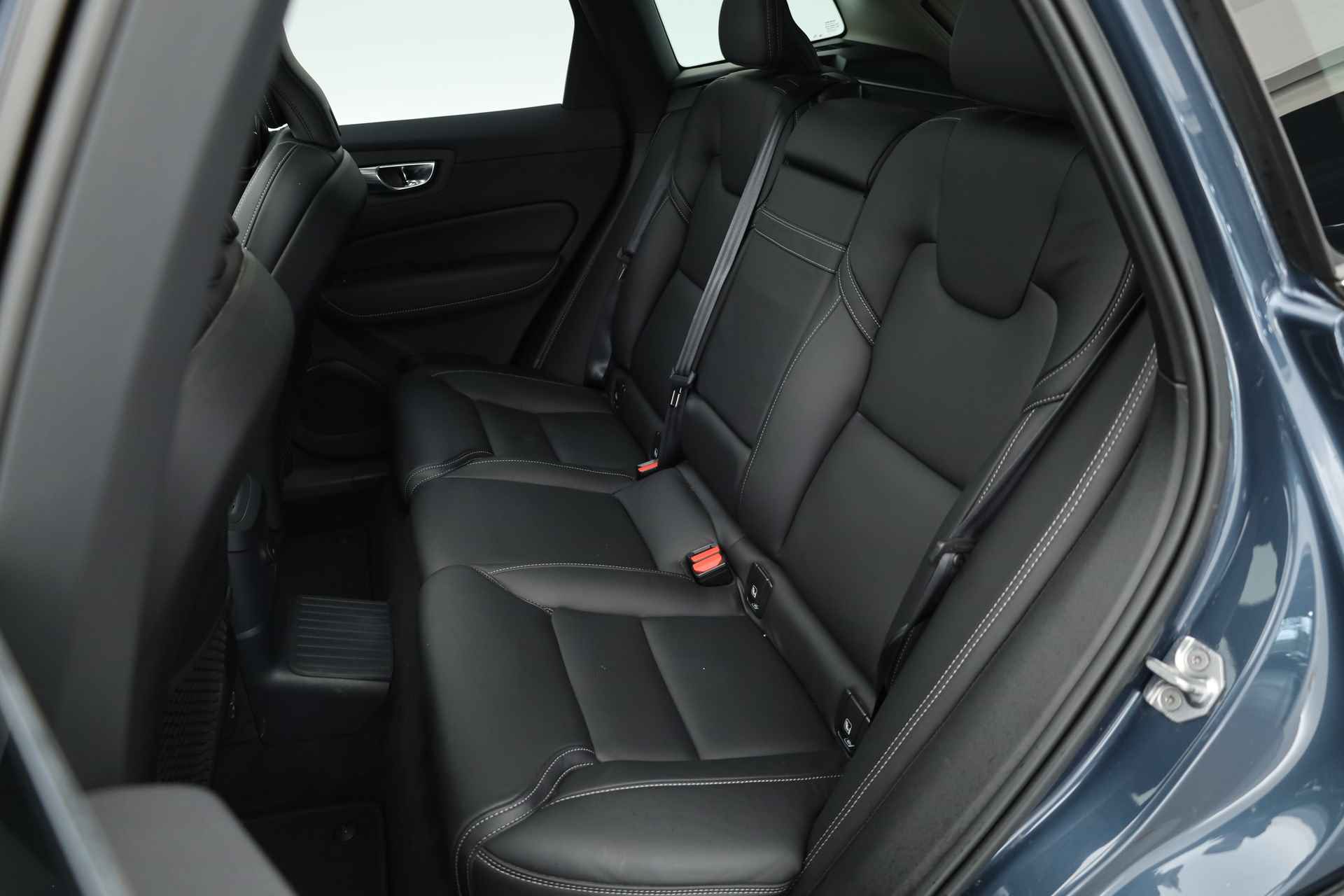 Volvo XC60 2.0 Recharge T6 AWD Inscription | Luchtvering | Stoelventi. | Memory Seats | Pano | Camera | Elek. Trekhaak - 28/40