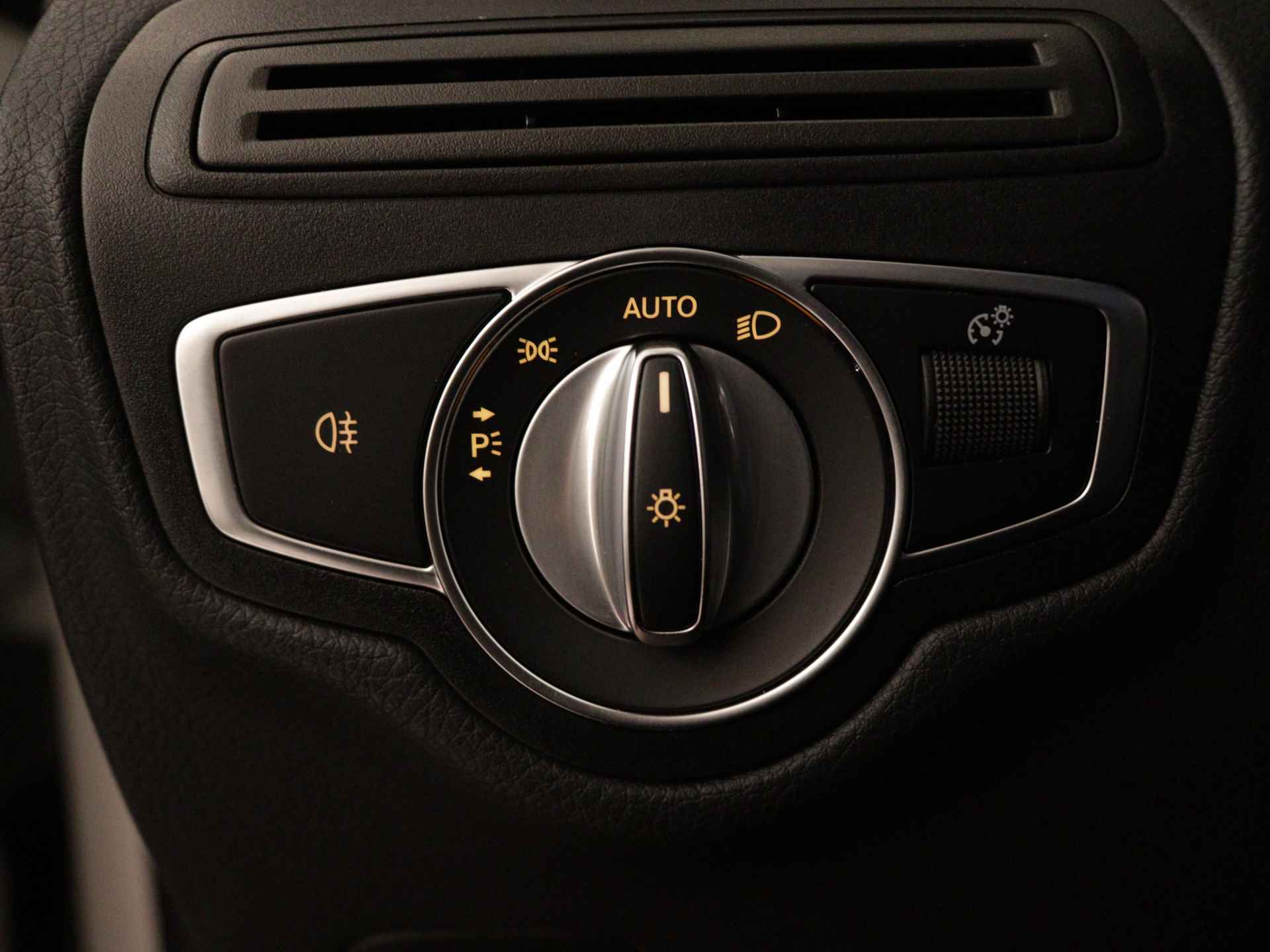 Mercedes-Benz GLC Coupe 300 e AMG Plug-In Hybride | Trekhaak | Burmester | Camera | Inclusief 24 maanden MB Certified garantie voor Europa. | - 21/45