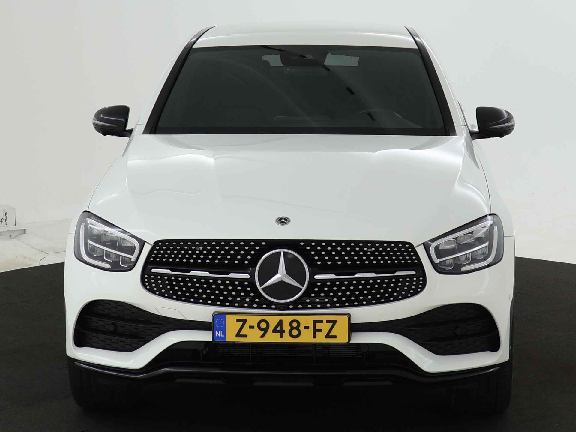 Mercedes-Benz GLC Coupe 300 e AMG Plug-In Hybride | Trekhaak | Burmester | Camera | Inclusief 24 maanden MB Certified garantie voor Europa. | - 28/45
