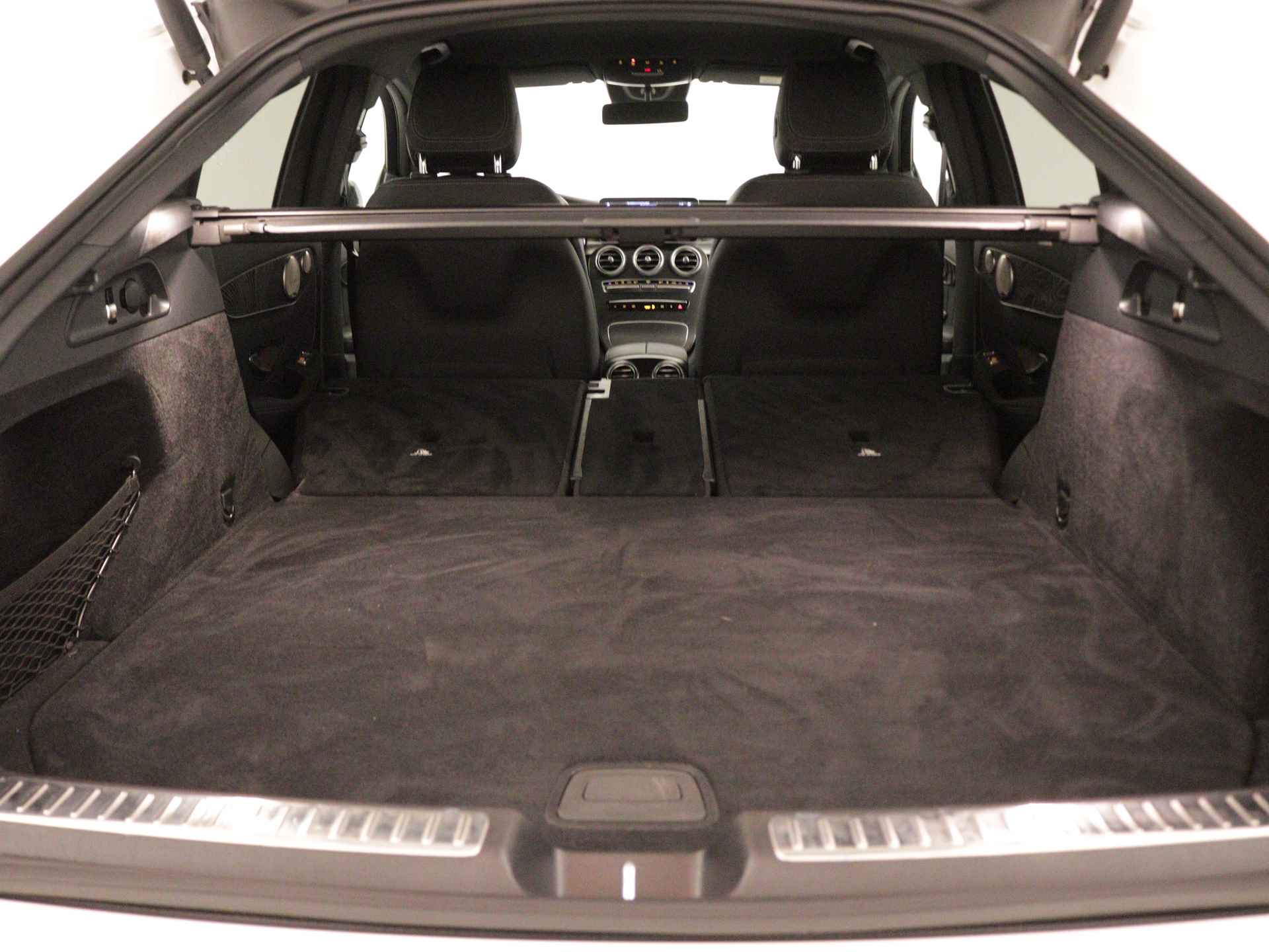 Mercedes-Benz GLC Coupe 300 e AMG Plug-In Hybride | Trekhaak | Burmester | Camera | Inclusief 24 maanden MB Certified garantie voor Europa. | - 40/45