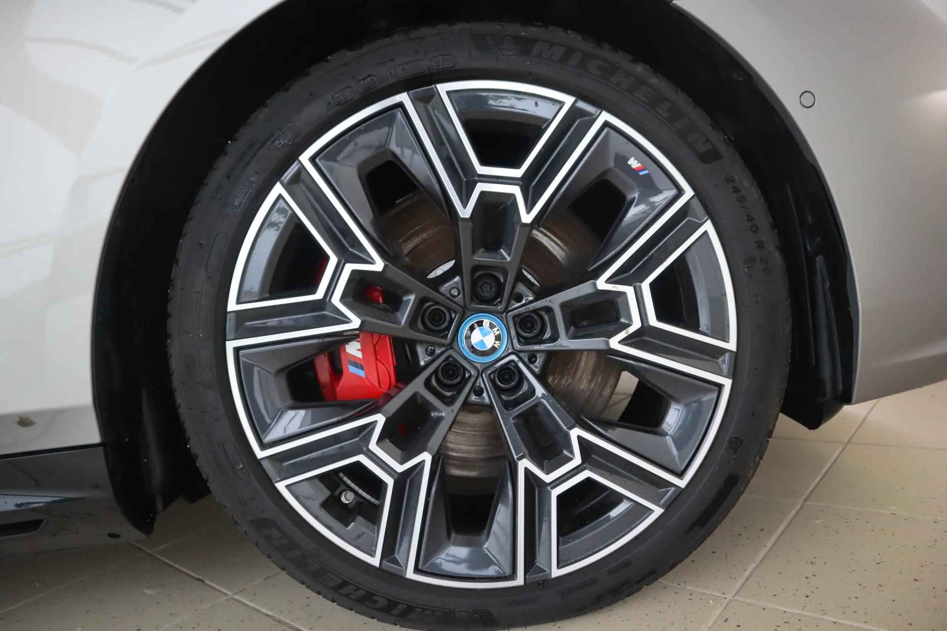 BMW i5 eDrive40 M Sportpakket Pro Travel Pack / Comfort Pack | Showroom Sale - 7/35