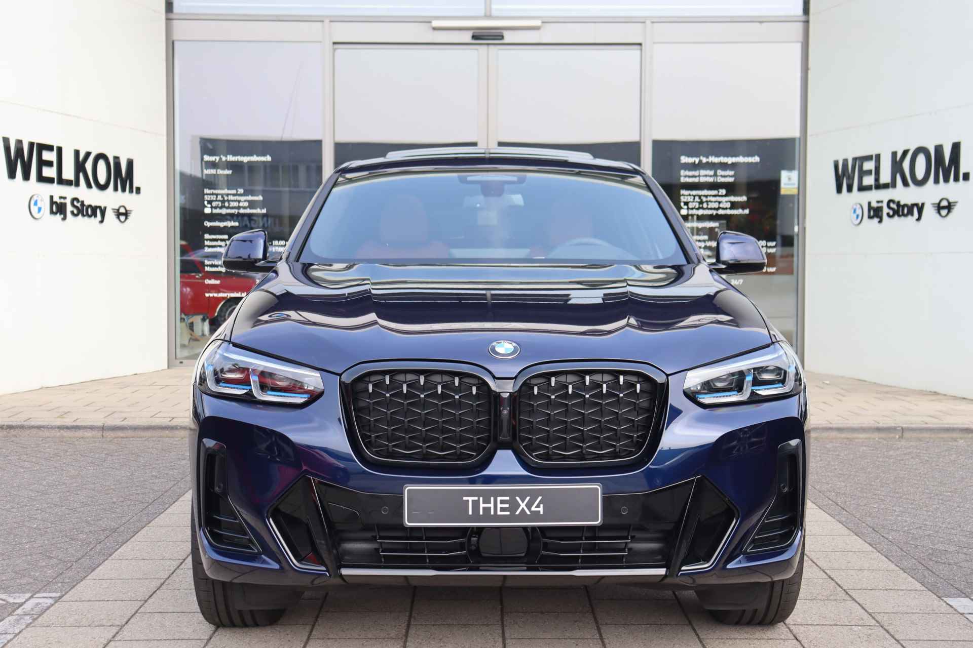 BMW X4 xDrive30i High Executive M Sport Automaat / Panoramadak / Trekhaak / Sportstoelen / Stoelverwarming / Laserlight / Head-Up / Harman Kardon / Live Cockpit Professional - 3/39