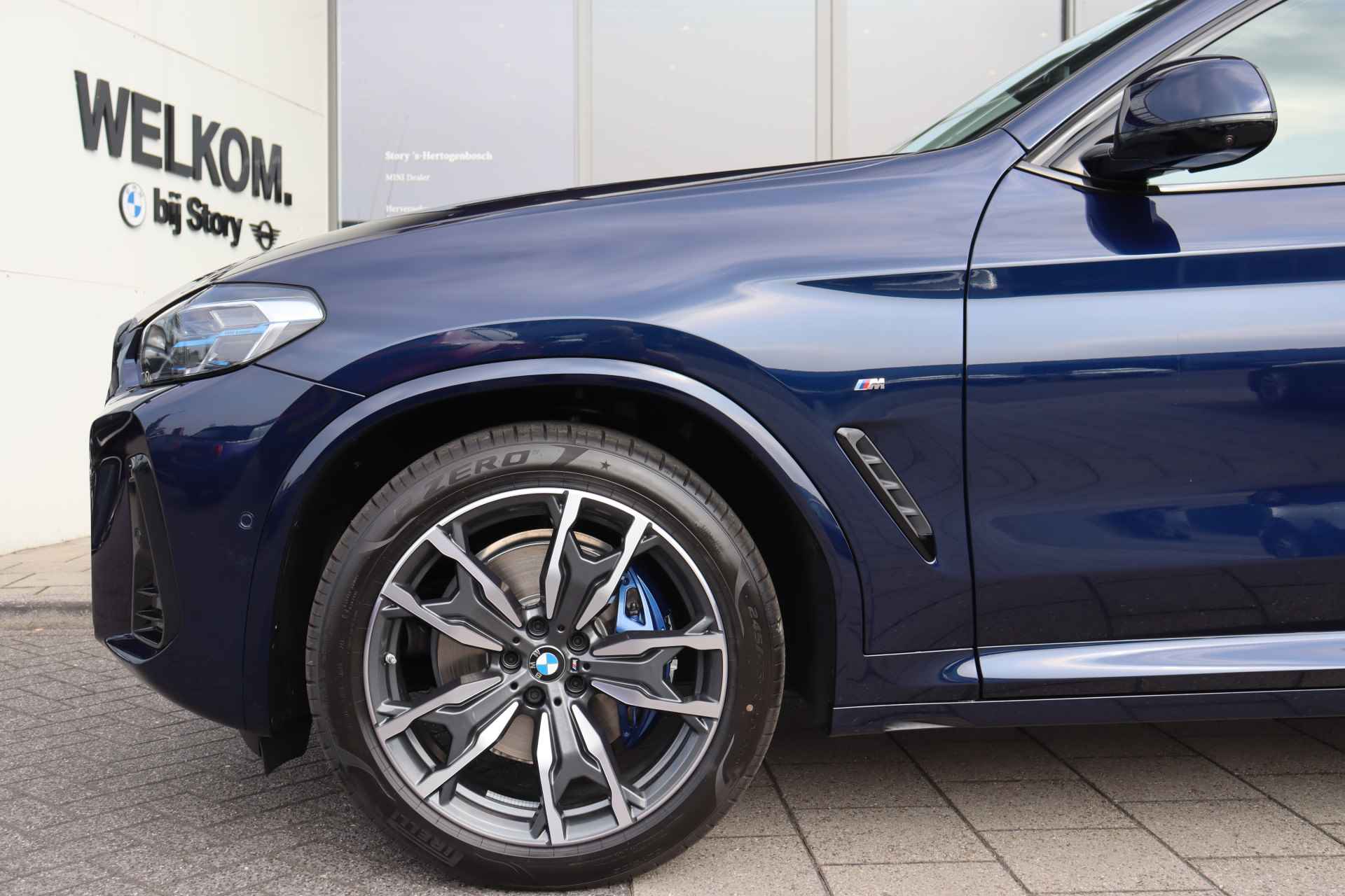 BMW X4 xDrive30i High Executive M Sport Automaat / Panoramadak / Trekhaak / Sportstoelen / Stoelverwarming / Laserlight / Head-Up / Harman Kardon / Live Cockpit Professional - 5/39